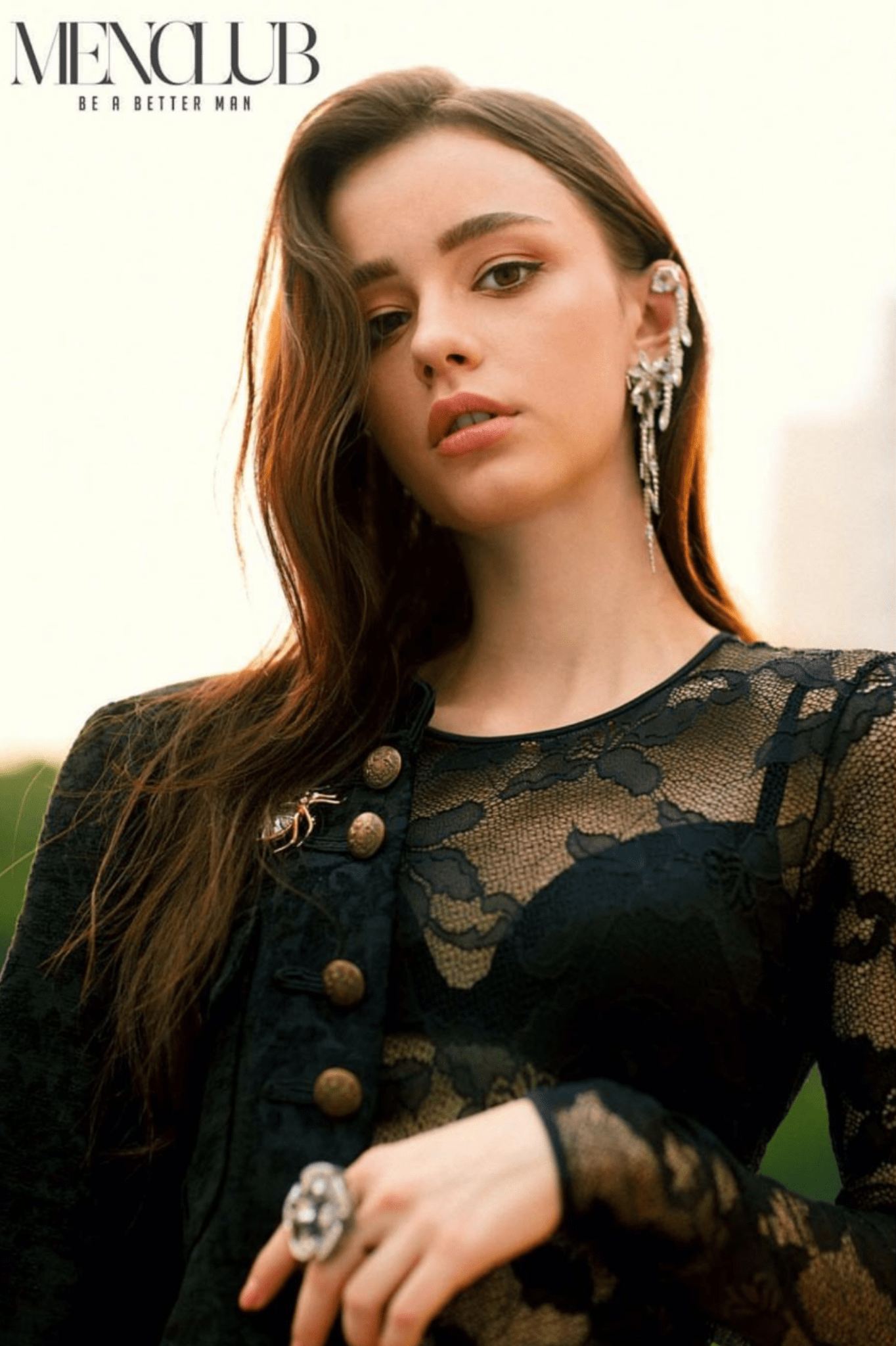 1364x2048 Queen