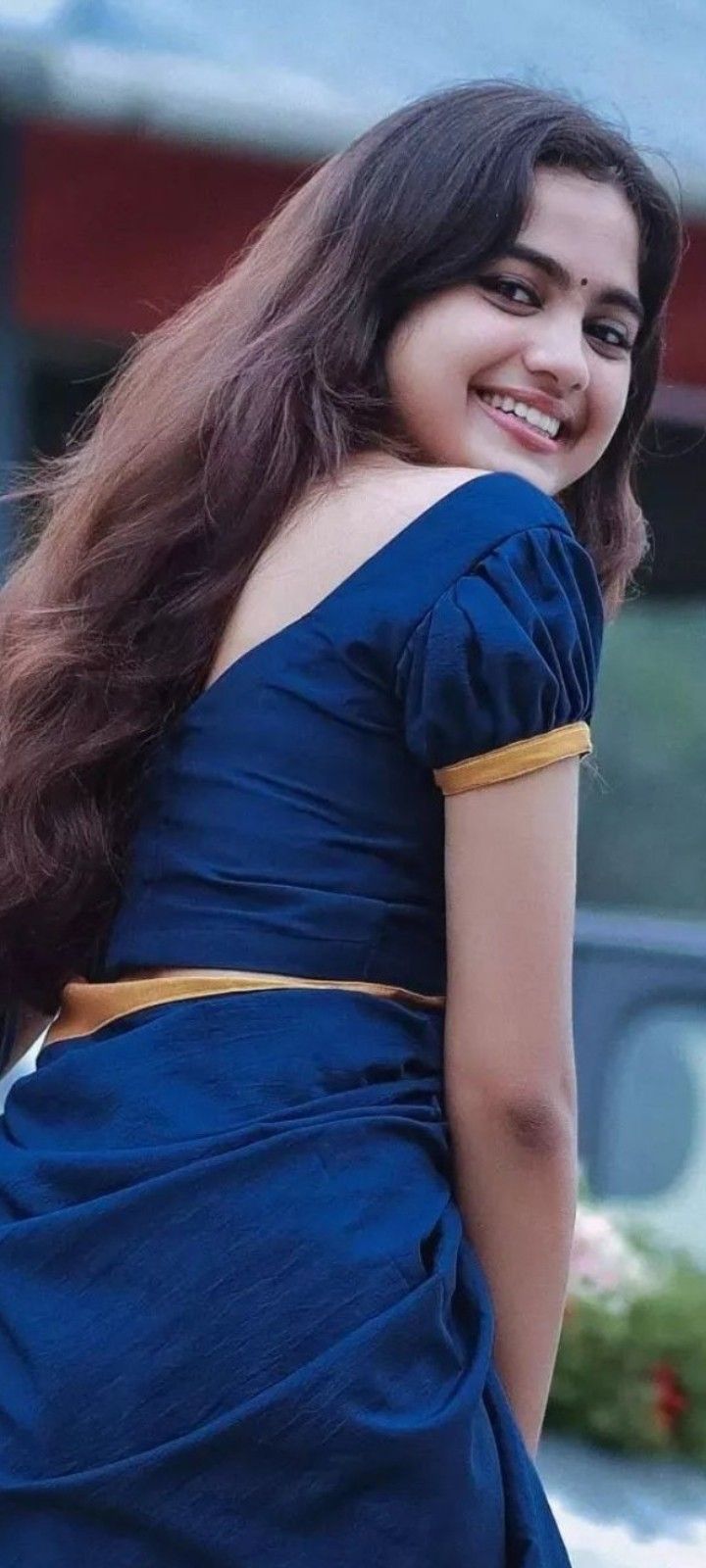 720x1600 Devika sanjay. Surya jyothika pics, Nikhila vimal wallpaper, Most beautiful bollywood actress