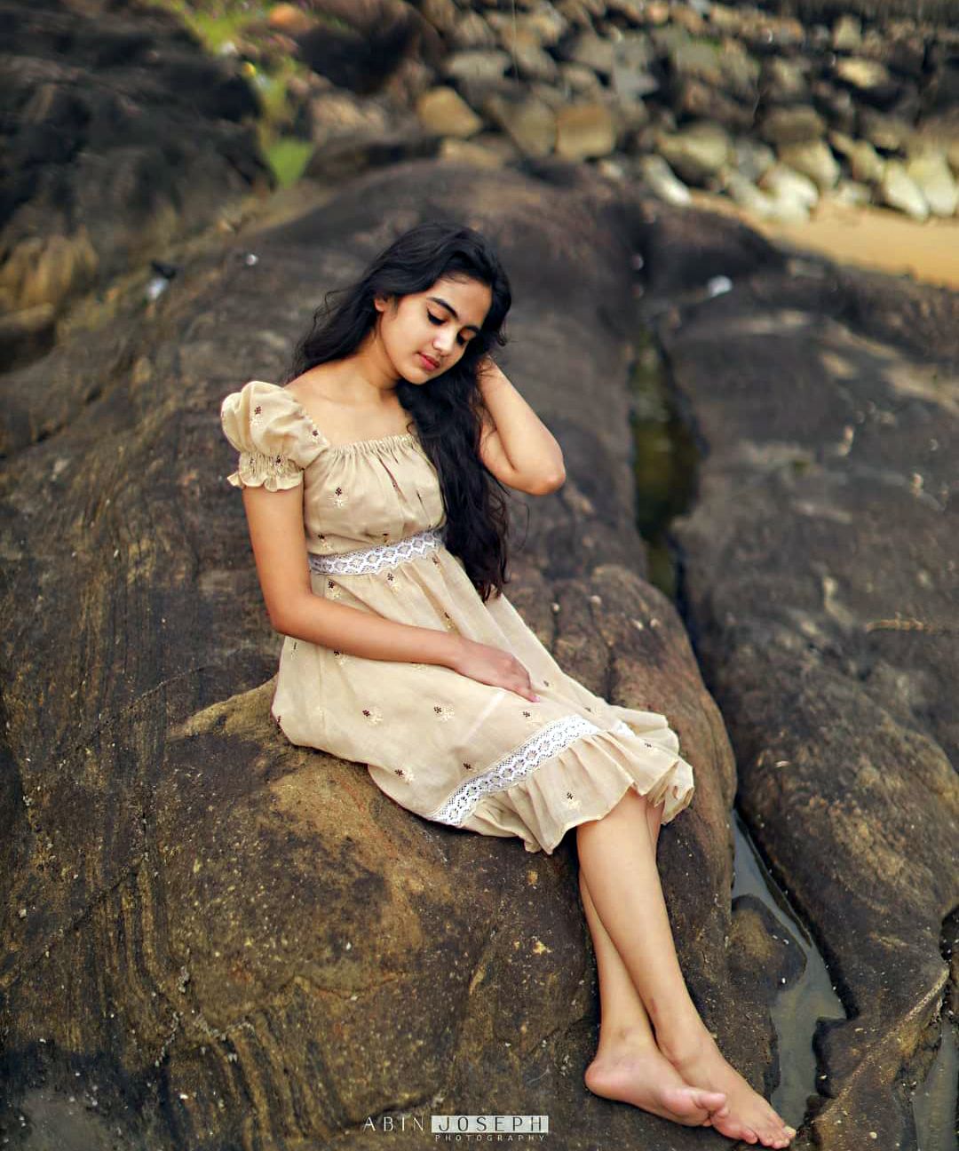 1080x1296 ACTRESS DEVIKA SANJAY IN VILLAGE GIRL STYLE BEAUTIFUL PHOTOGRAPHY Fashion Models Photo, ACTRESS, ACTORS, CELEBRITIES HIGH QUALITY WALLPAPERS