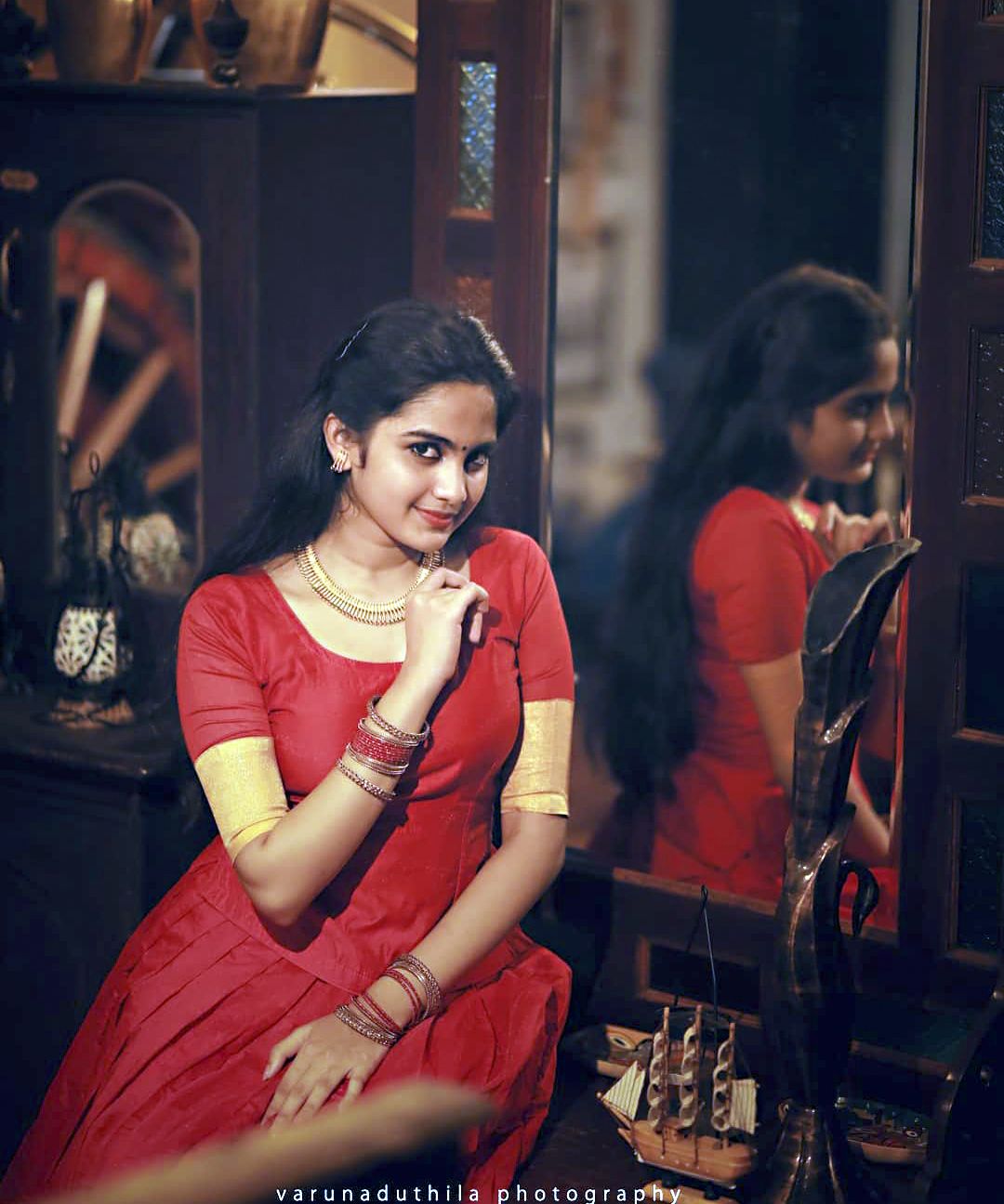 1080x1296 ACTRESS DEVIKA SANJAY IN VILLAGE GIRL STYLE BEAUTIFUL PHOTOGRAPHY Fashion Models Photo, ACTRESS, ACTORS, CELEBRITIES HIGH QUALITY WALLPAPERS