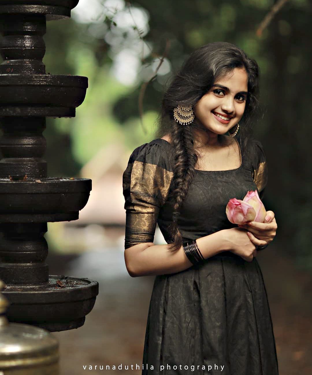 1080x1296 ACTRESS DEVIKA SANJAY IN VILLAGE GIRL STYLE BEAUTIFUL PHOTOGRAPHY Fashion Models Photo, ACTRESS, ACTORS, CELEBRITIES HIGH QUALITY WALLPAPERS