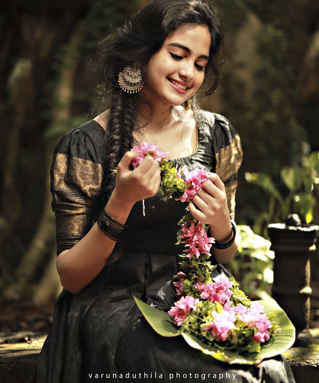 1080x1296 ACTRESS DEVIKA SANJAY IN VILLAGE GIRL STYLE BEAUTIFUL PHOTOGRAPHY Fashion Models Photo, ACTRESS, ACTORS, CELEBRITIES HIGH QUALITY WALLPAPERS