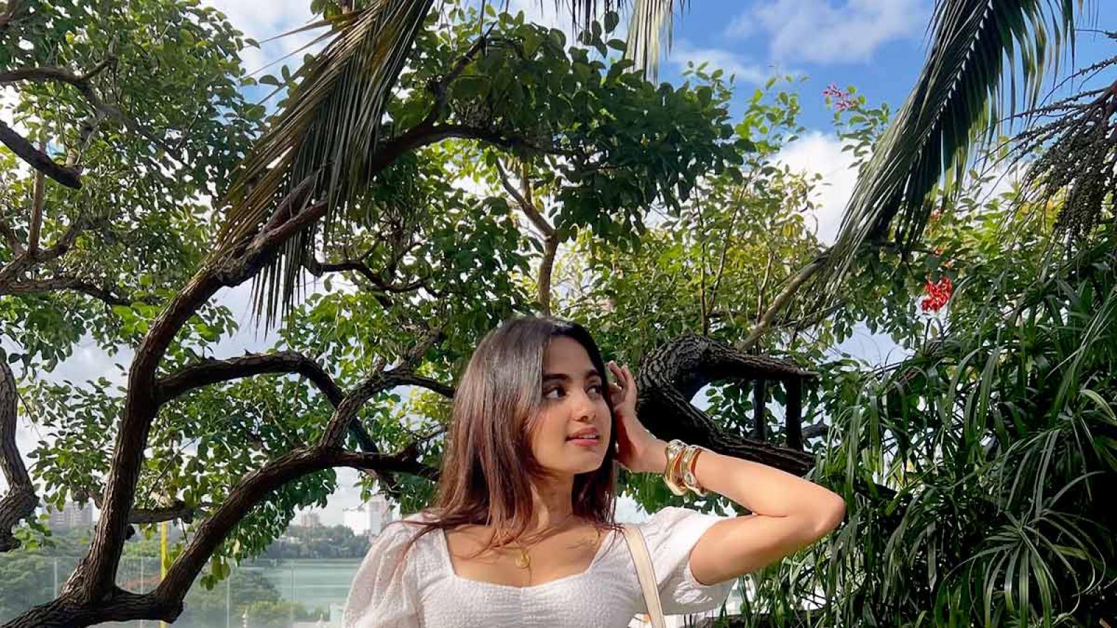 1600x900 Sukhamano Sukhamannn's Devika Sanjay Is The Cutest Girl Next Door