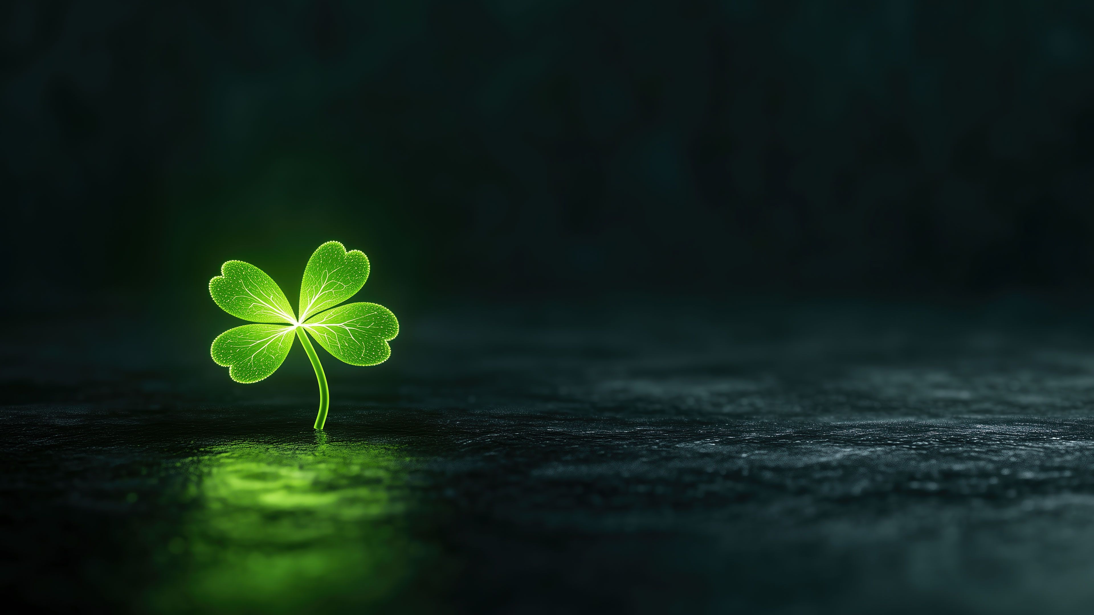 3840x2160 Glowing Four Leaf Clover 4K Wallpaper