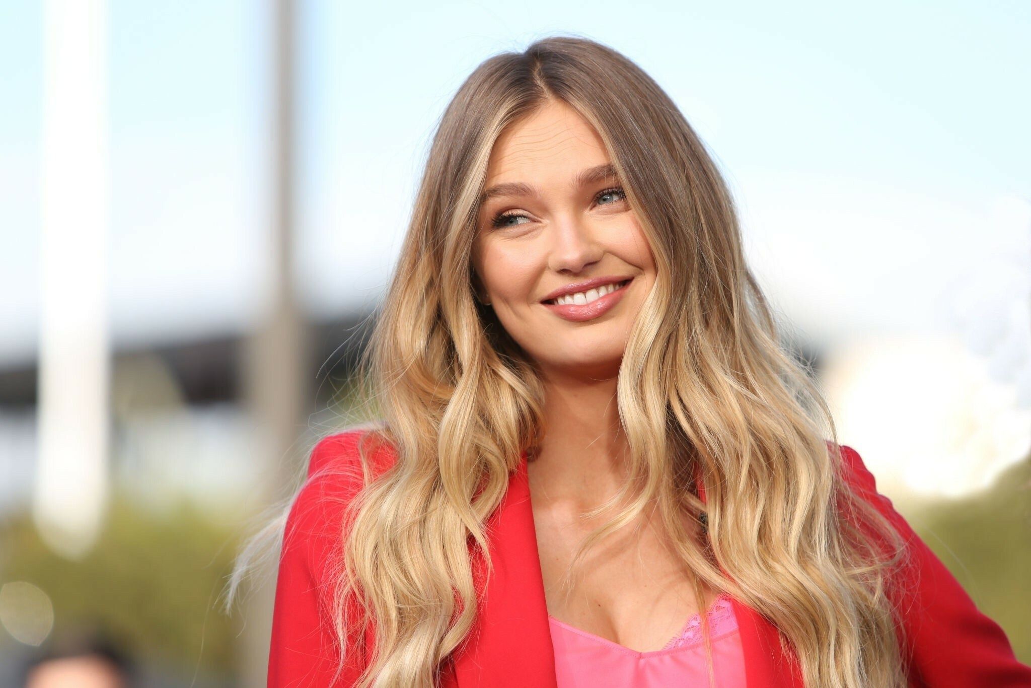 2048x1366 Download Long Hair Blonde Dutch Model Smile Woman Romee Strijd HD Wallpaperx1366