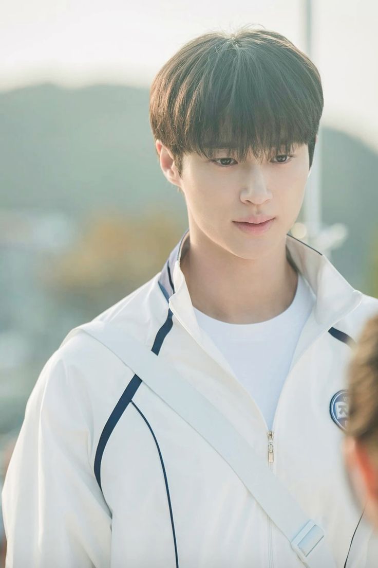 736x1104 Byeon Woo Seok As Ryu Sun Jae Lovely Runner The Best Of Tomorrow 선재 업고 튀어