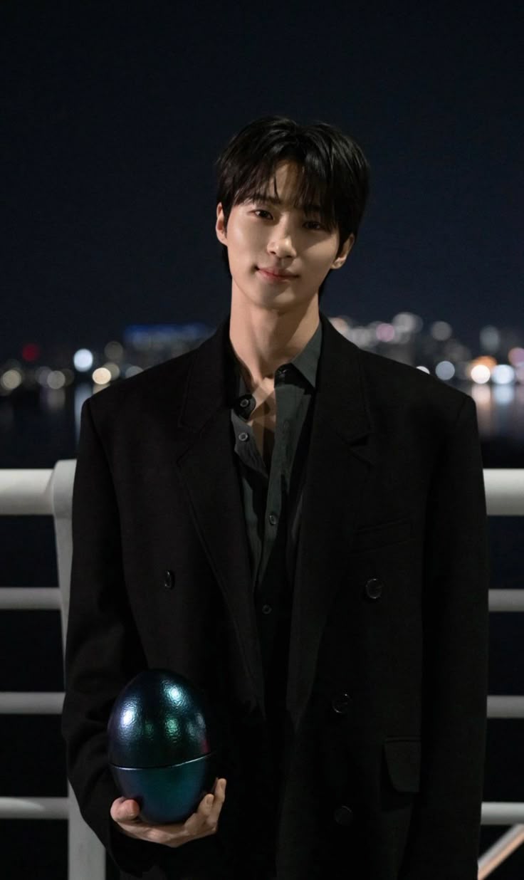 736x1236 ✧ Byeon Woo Seok as Ryu Sun Jae : Lovely Runner [선재 업고 튀어] kdrama