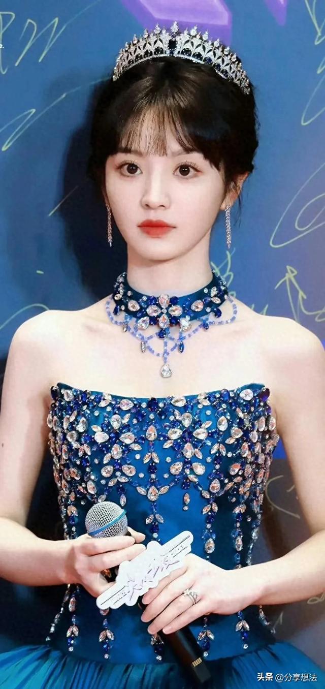 640x1356 Tian Xiwei Wallpaper