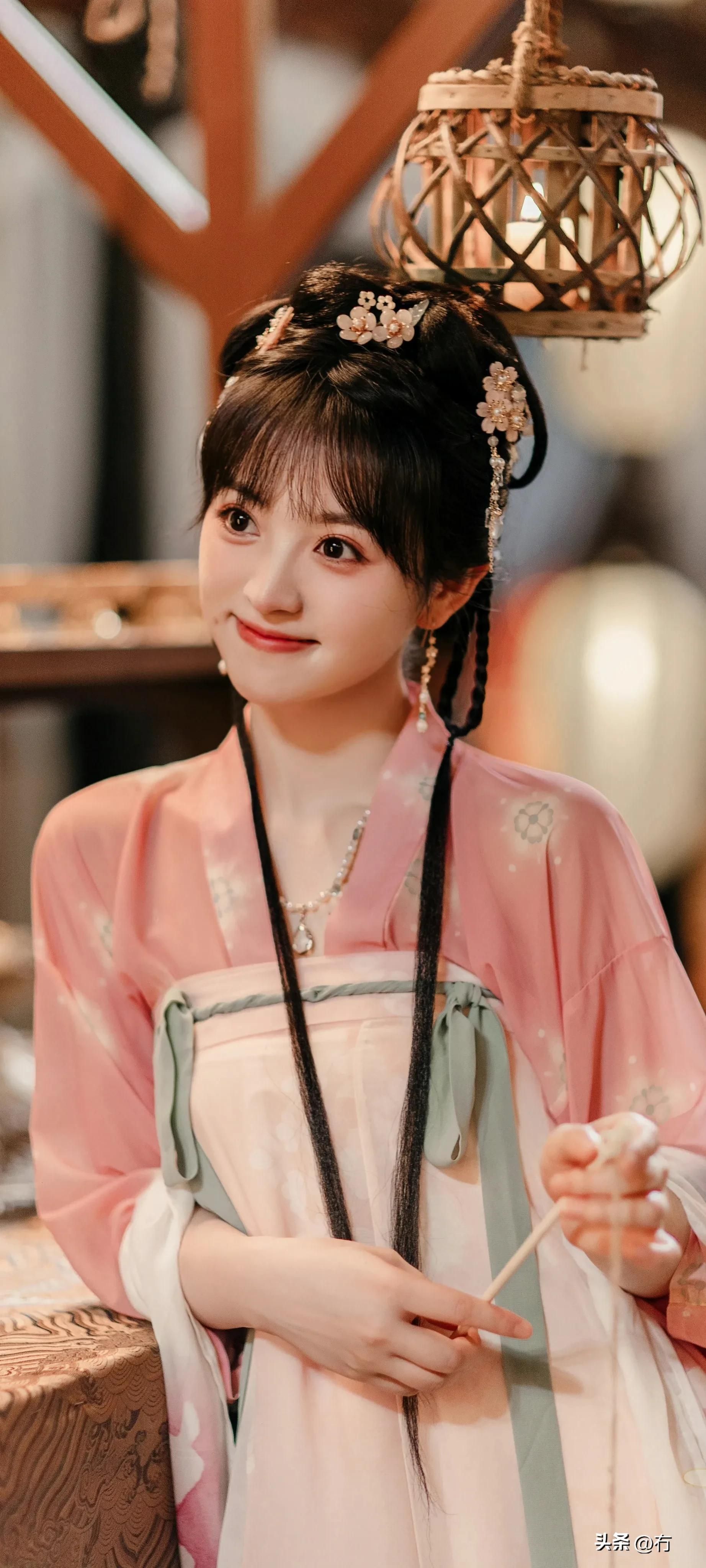 1844x4096 Beauty wallpaper sharing Tian Xiwei