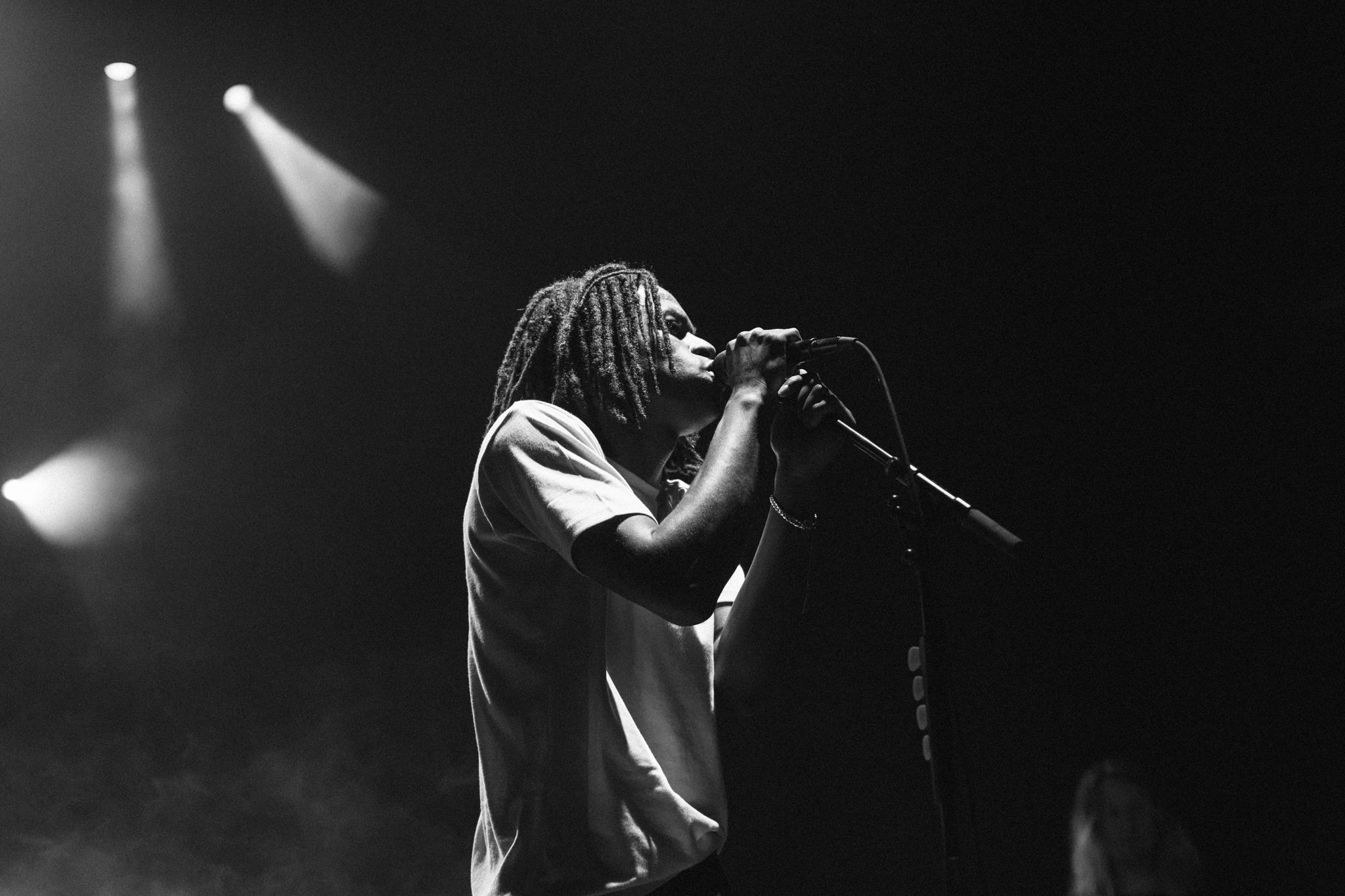 2048x1365 Daniel Caesar Desktop Wallpaper