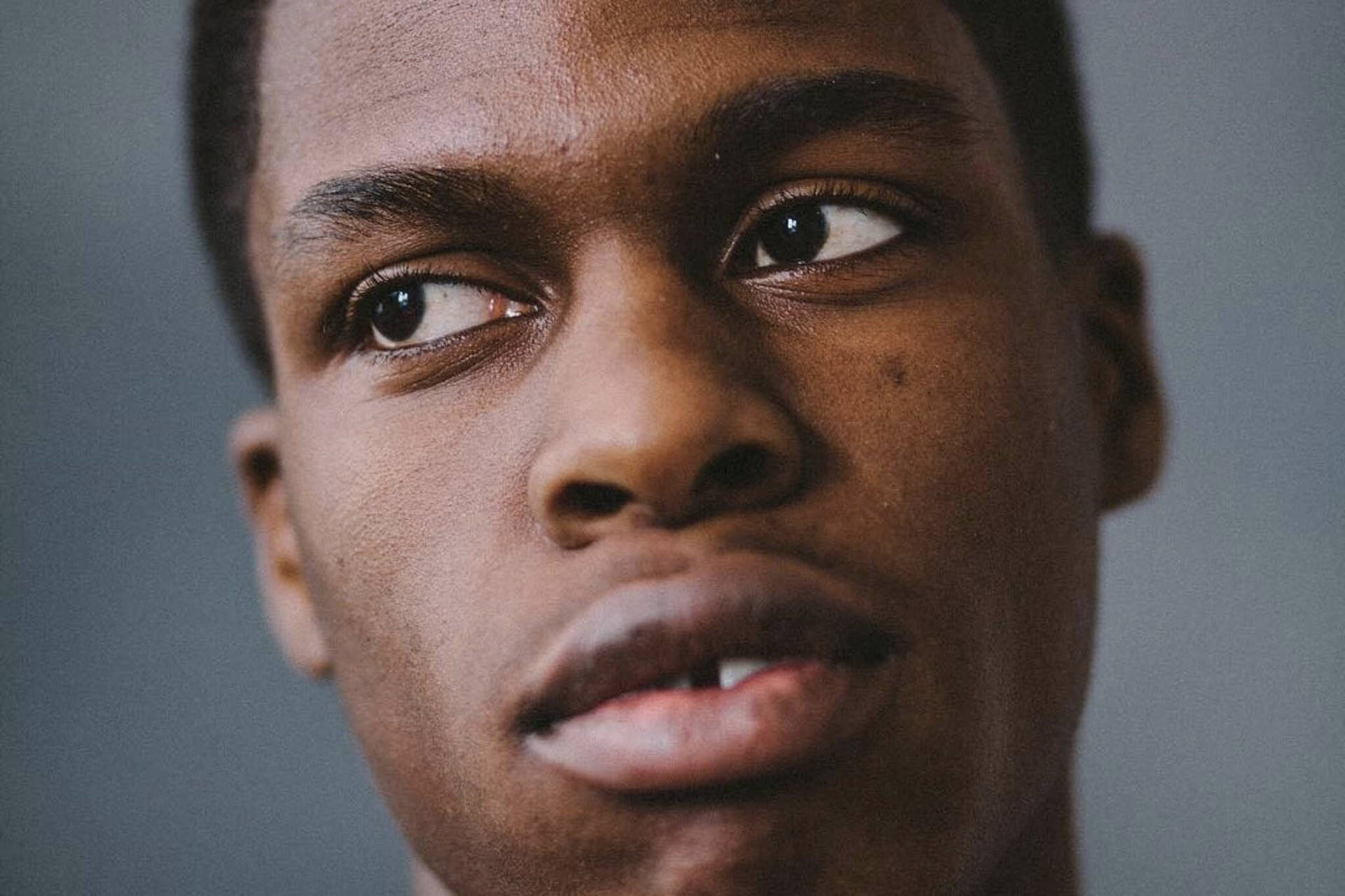 1920x1280 Daniel Caesar Background
