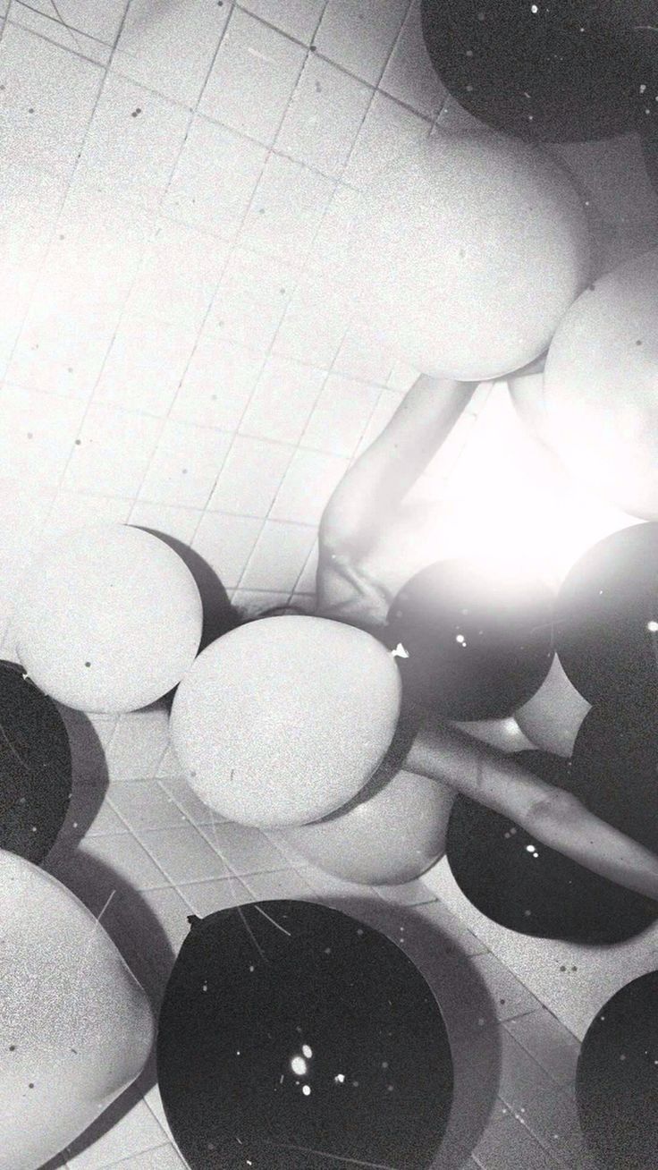 736x1308 The weeknd. The weeknd aesthetic background, The weeknd house of balloons era, Wallpaper iphone the weeknd