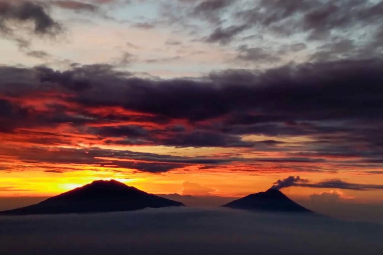 1267x845 Mount Merbabu Sunrise Private Hike