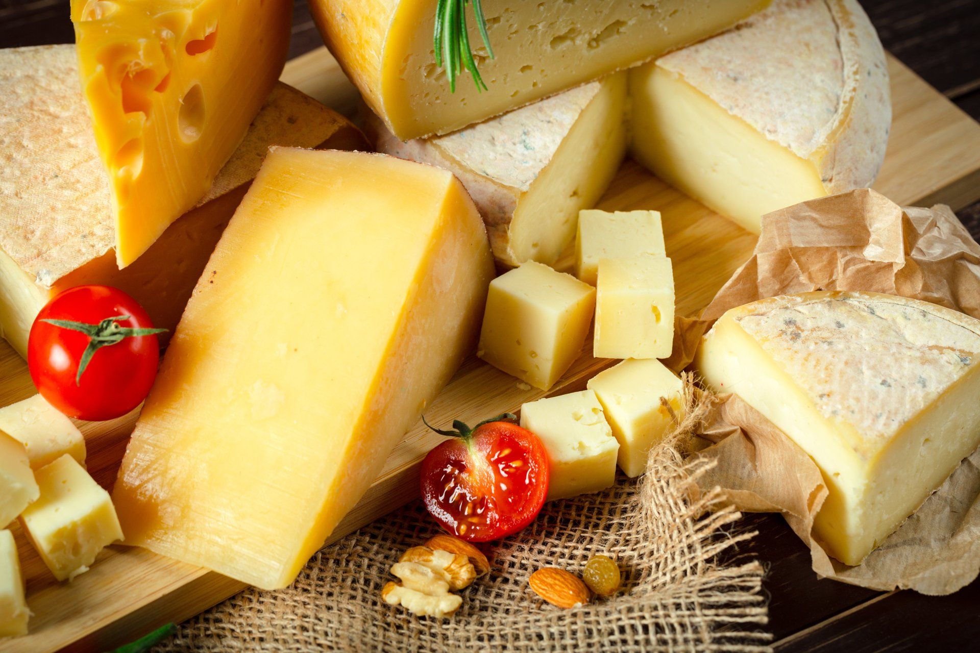 1920x1280 5K Ultra HD: Tomato & Artisan Cheese Still Lifex3648