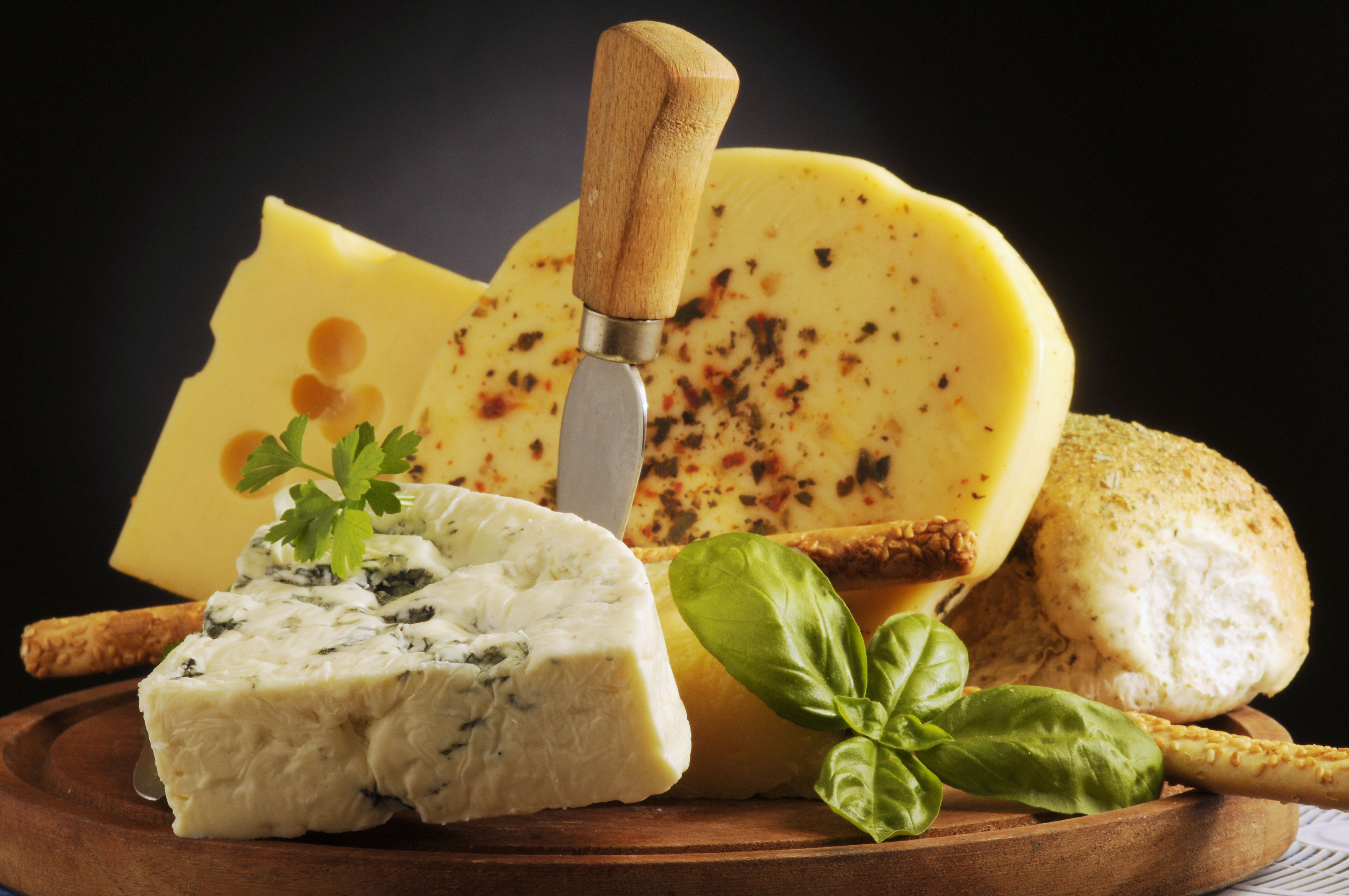 6775x4500 5K Ultra HD Wallpaper: Gourmet Artisan Cheese Boardx4500