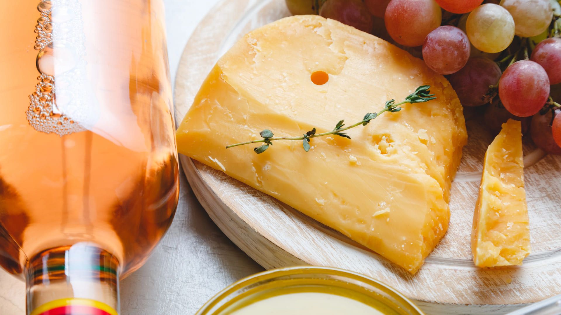 1920x1080 Tasting the Best Cheese in Holland and Lipstick