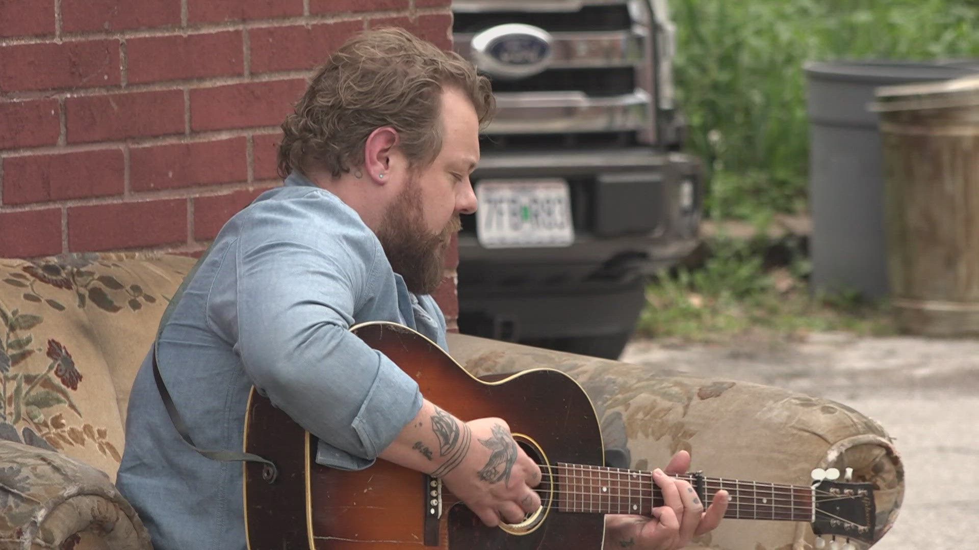1920x1080 Nathaniel Rateliff and the Night Sweats film new music video in Belleville, Illinois
