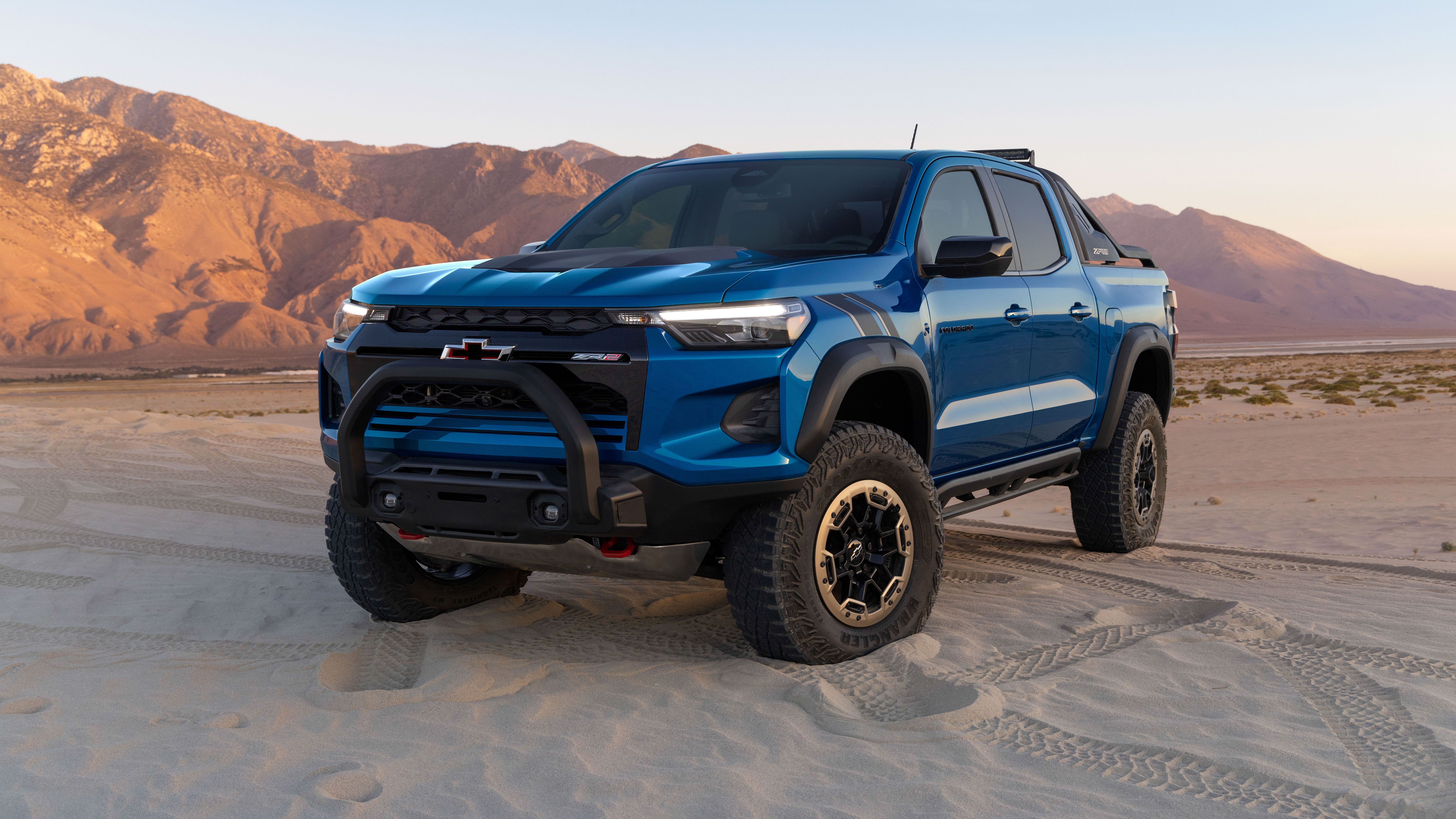 7680x4320 Chevrolet Colorado ZR2 Desert Boss Crew Cab 2023 4K 8K Wallpaper Car Wallpaper