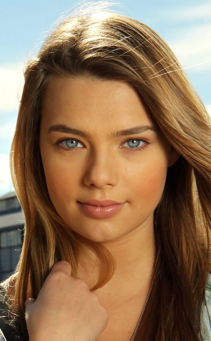 736x1188 Aqua eyes, woman, celebrity, Indiana Evans, 950x1534 wallpaper