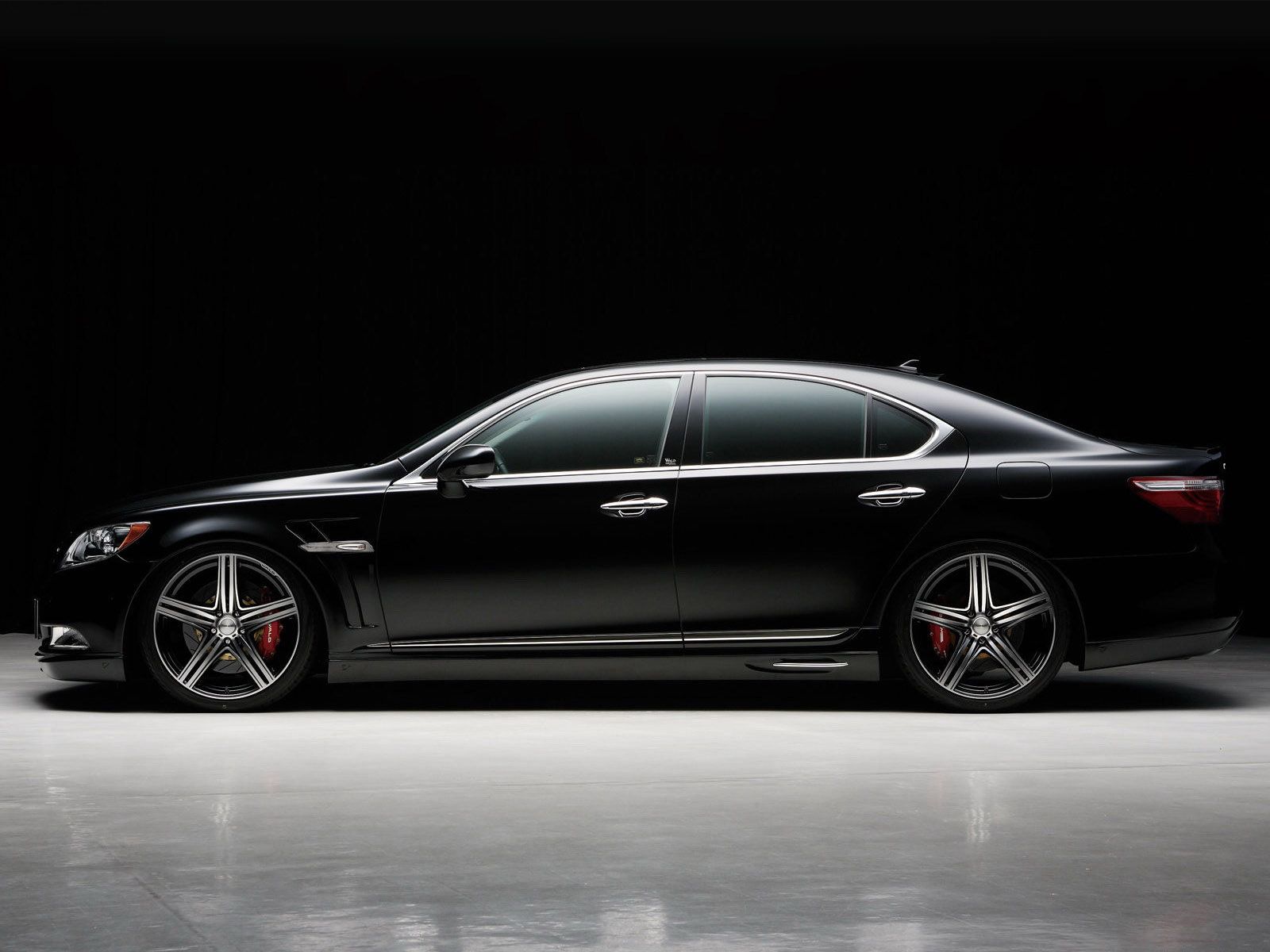 1600x1200 Lexus LS Desktop Wallpaper 61502