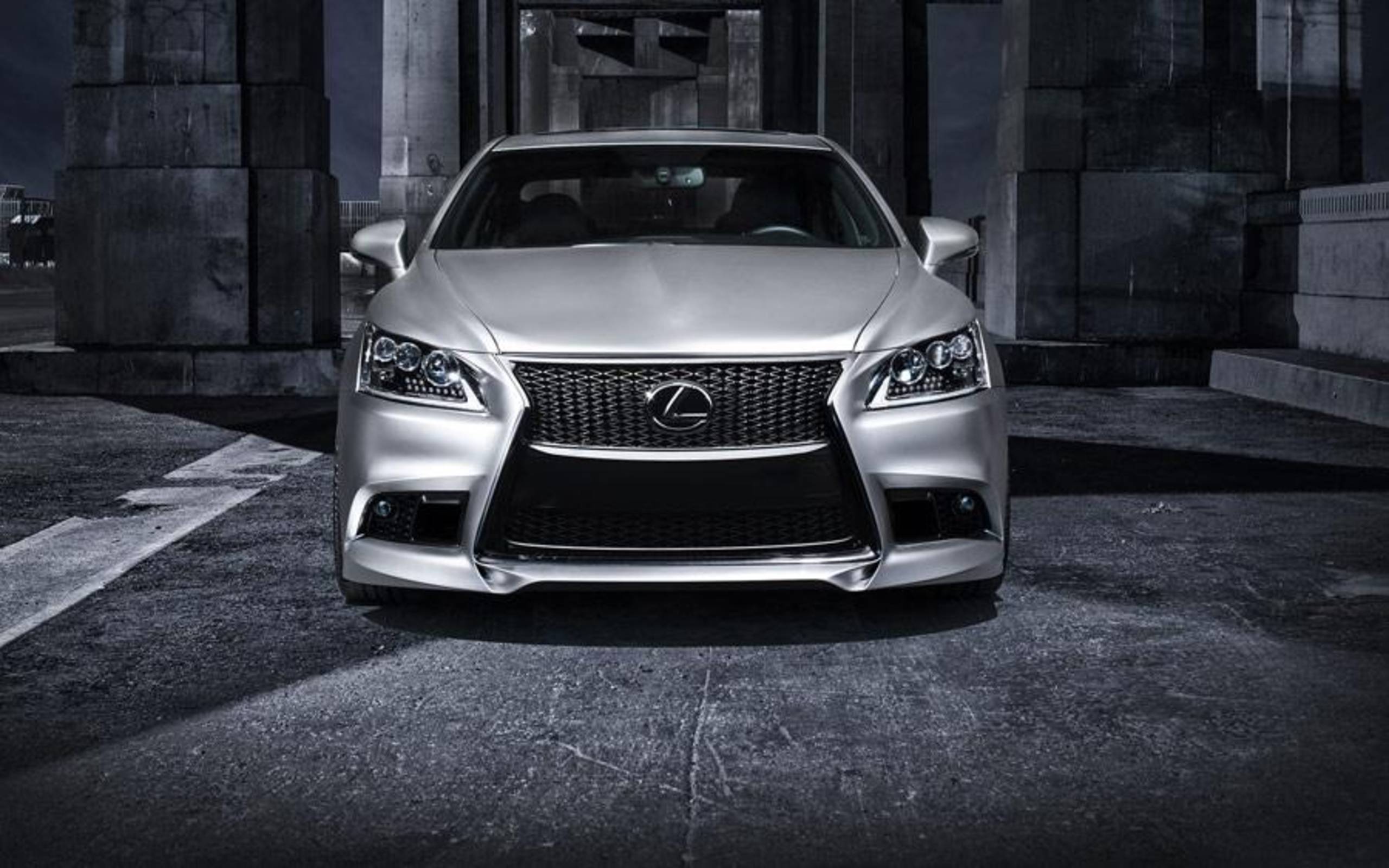 2560x1600 Lexus LS 460 F Sport review notes
