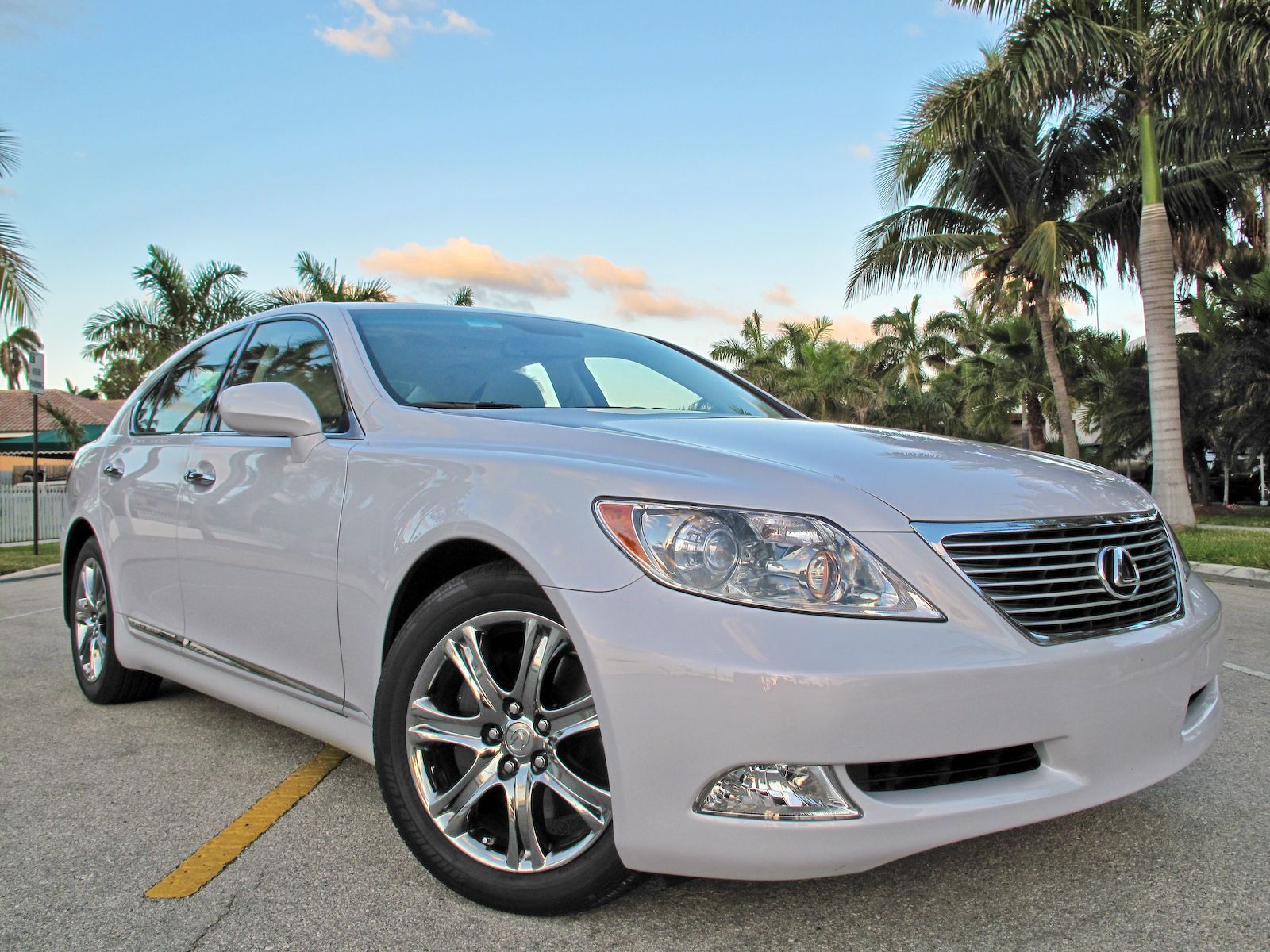 1600x1200 Lexus LS 460
