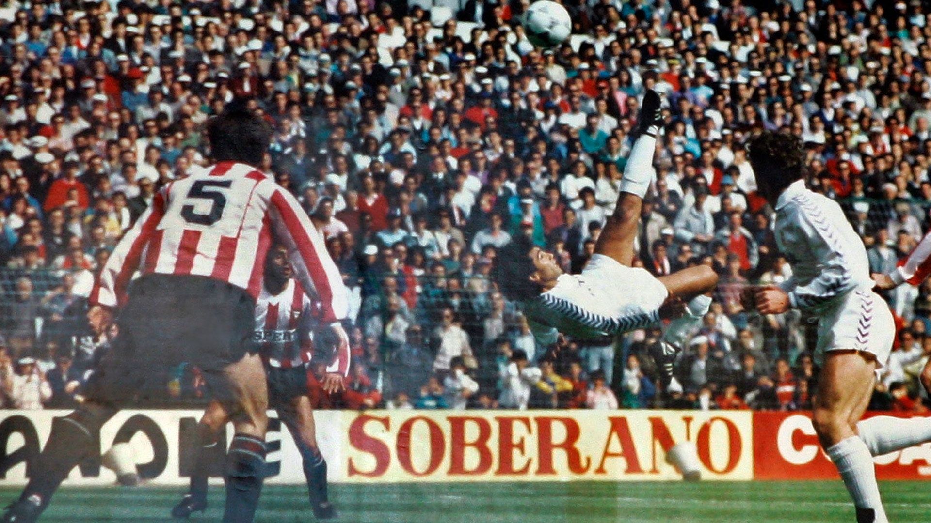 1920x1080 Hugo Sánchez and honours. Official website Real Madrid C.F