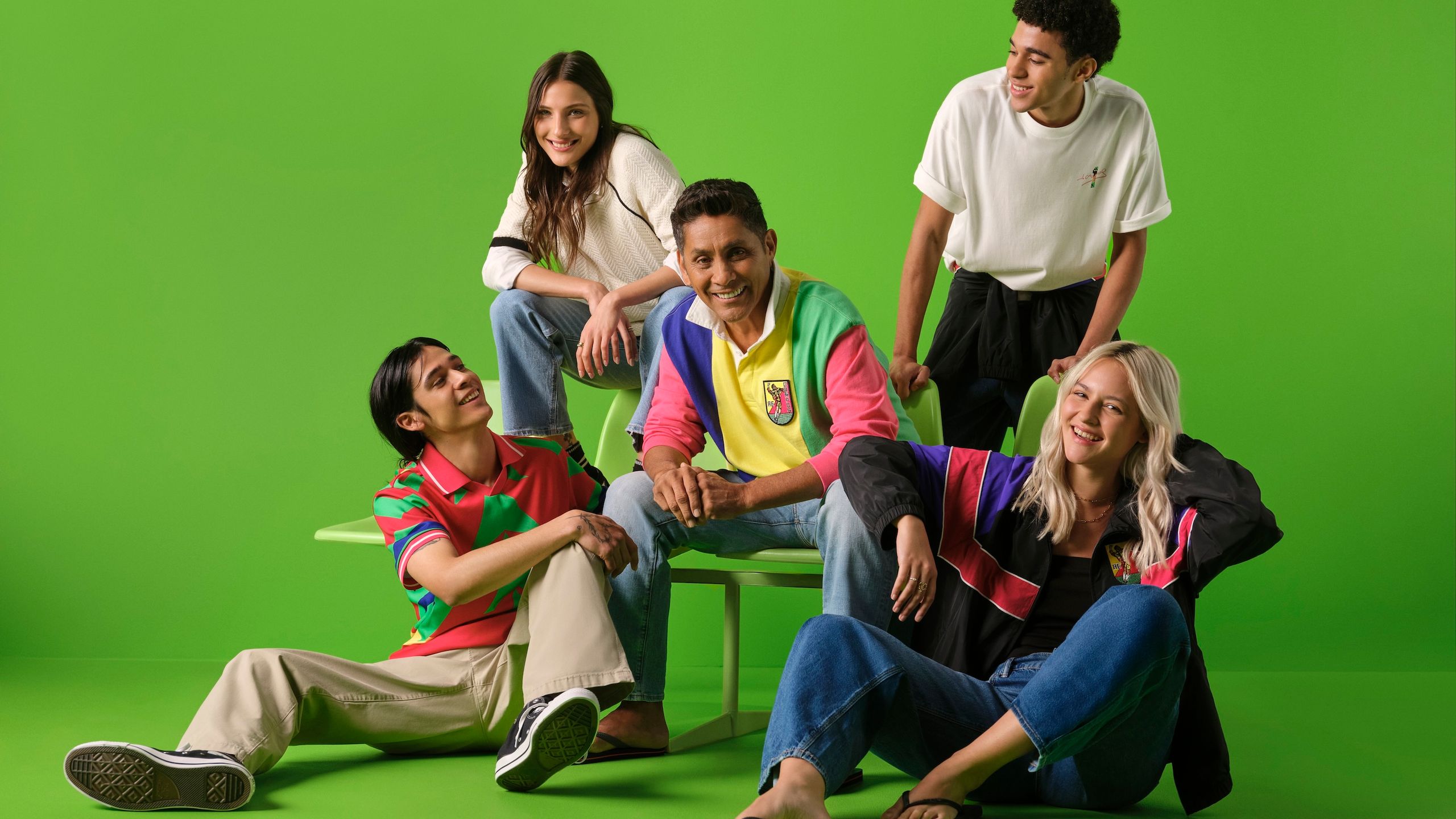 2560x1440 American Eagle x Jorge Campos: los nuevos básicos para el Mundial con aura retro