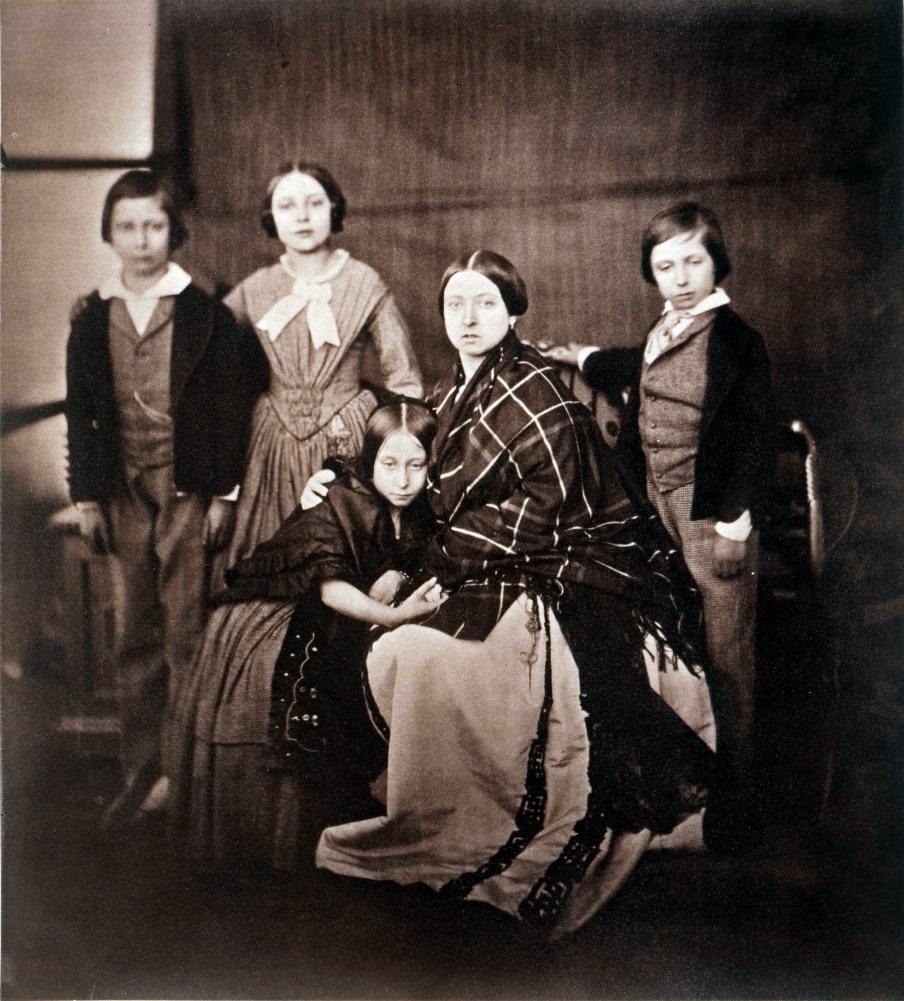 1805x2000 Love Those Royal Family Photo? It All Started With Victoria
