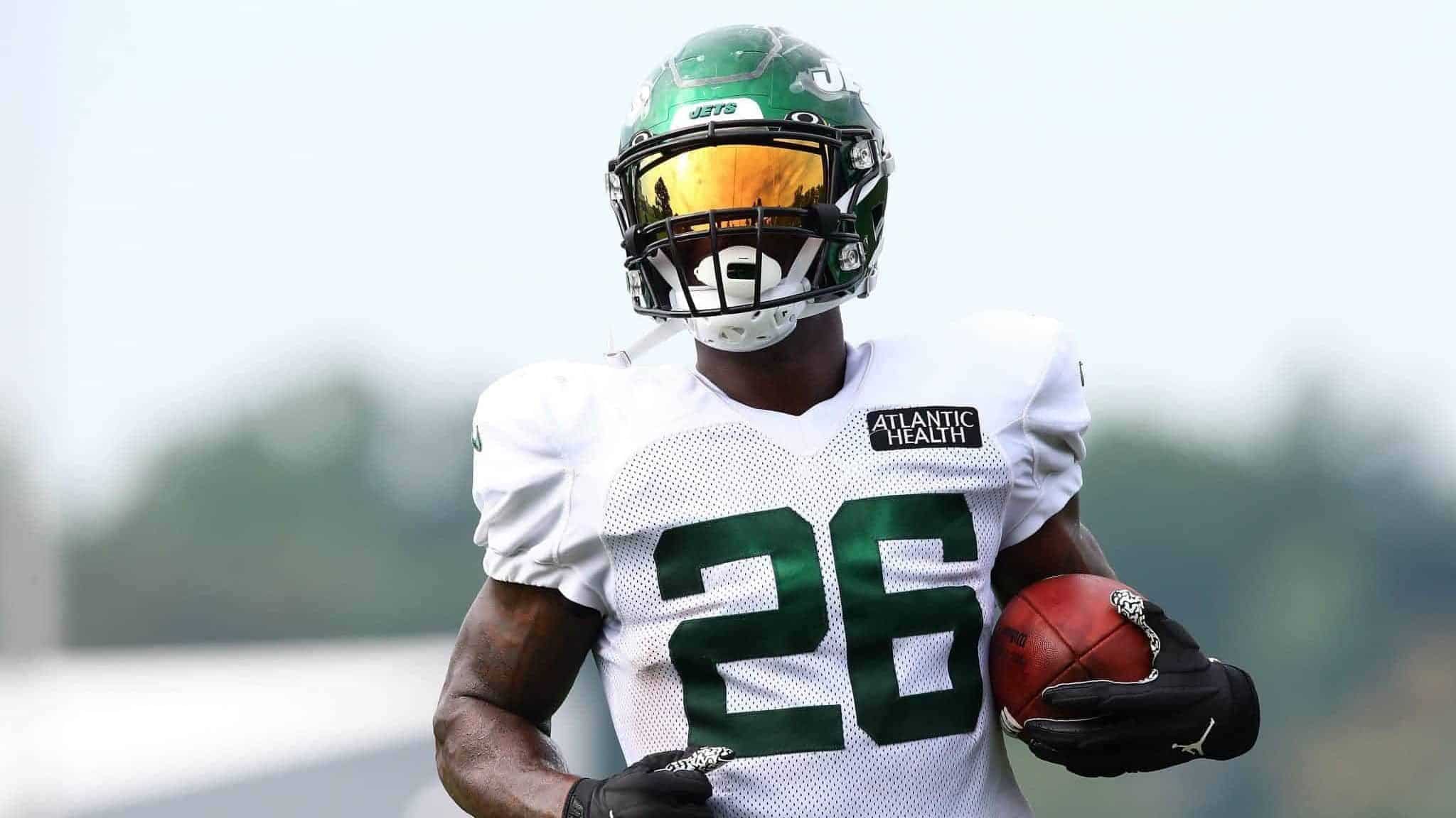 2048x1152 New York Jets place Le'Veon Bell and Denzel Mims on IR (Report)