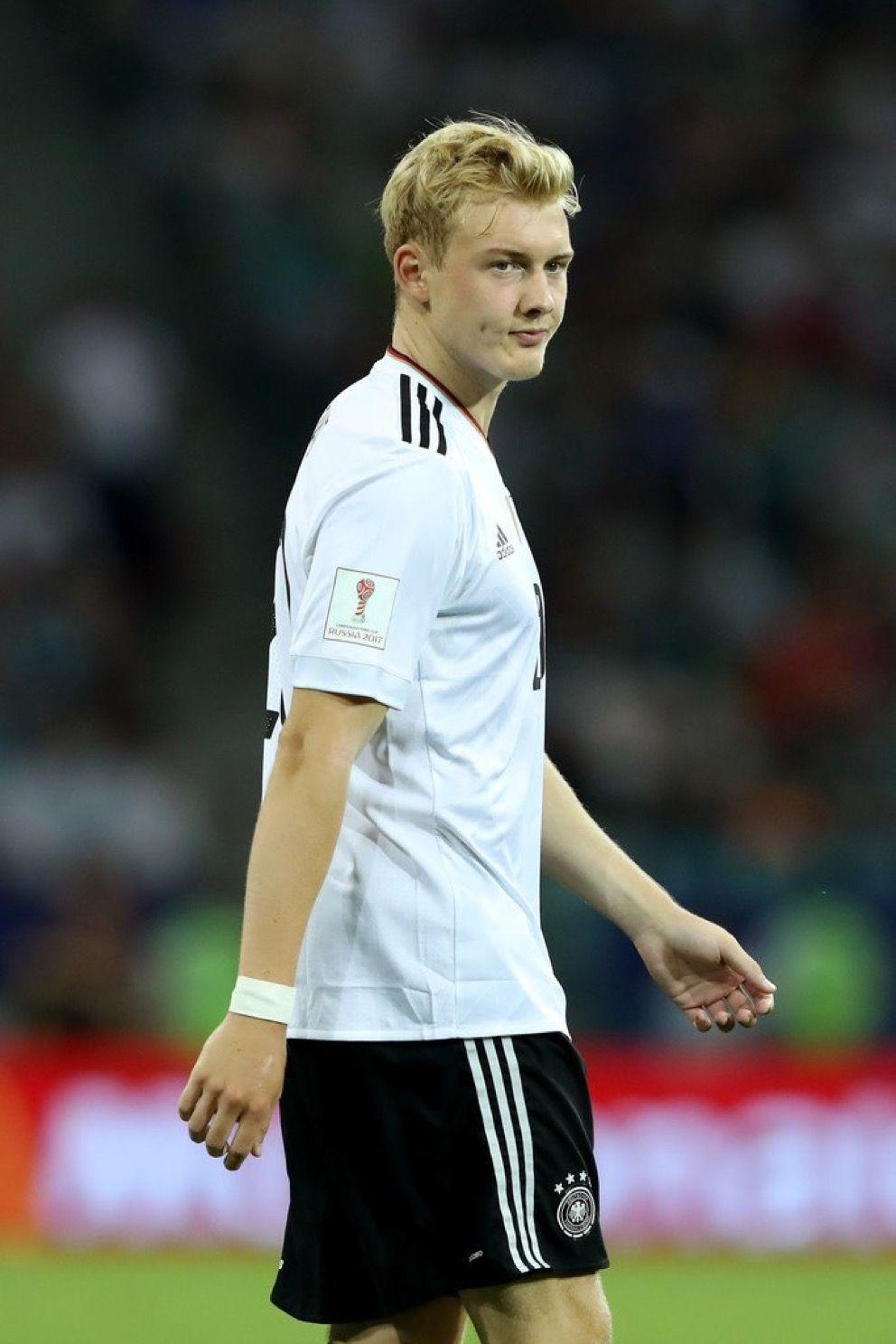 992x1487 Julian Brandt Wallpaper