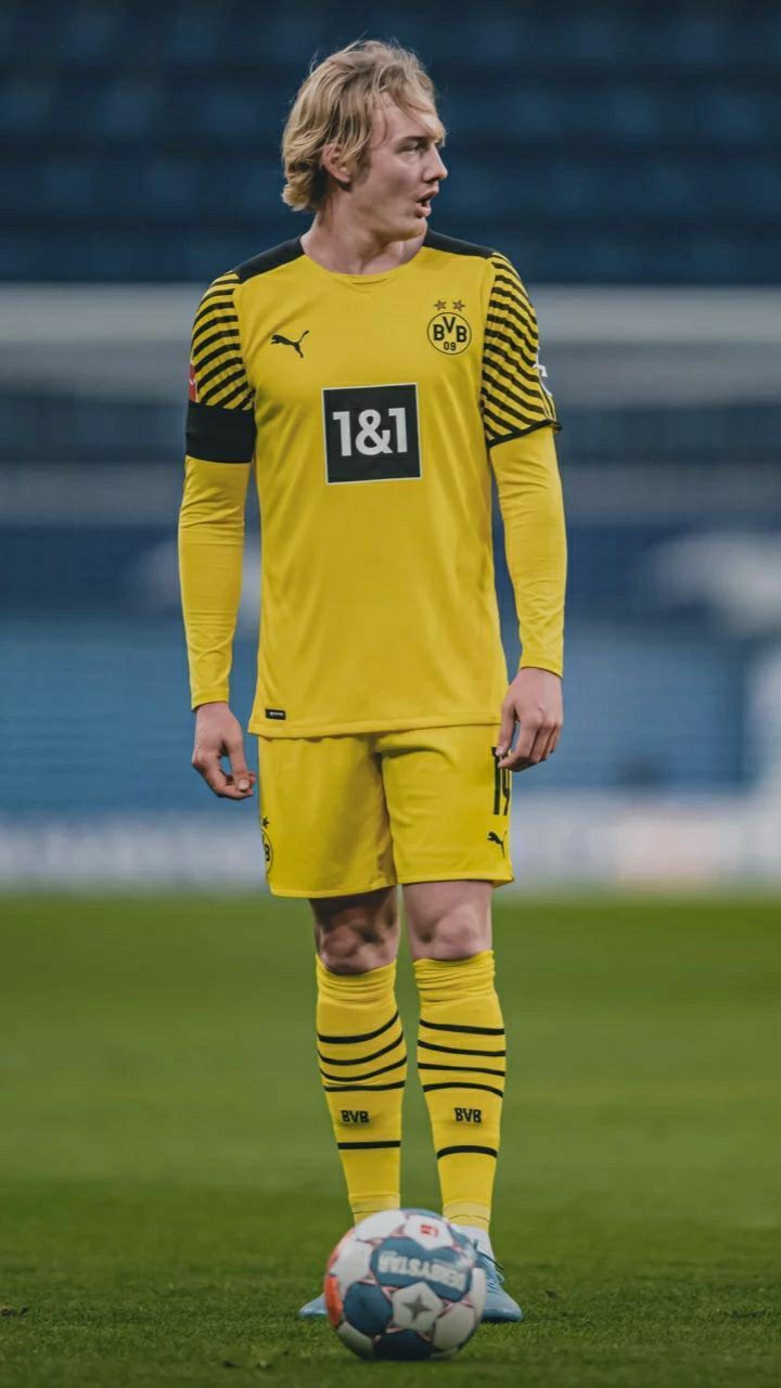 720x1280 Julian Brandt
