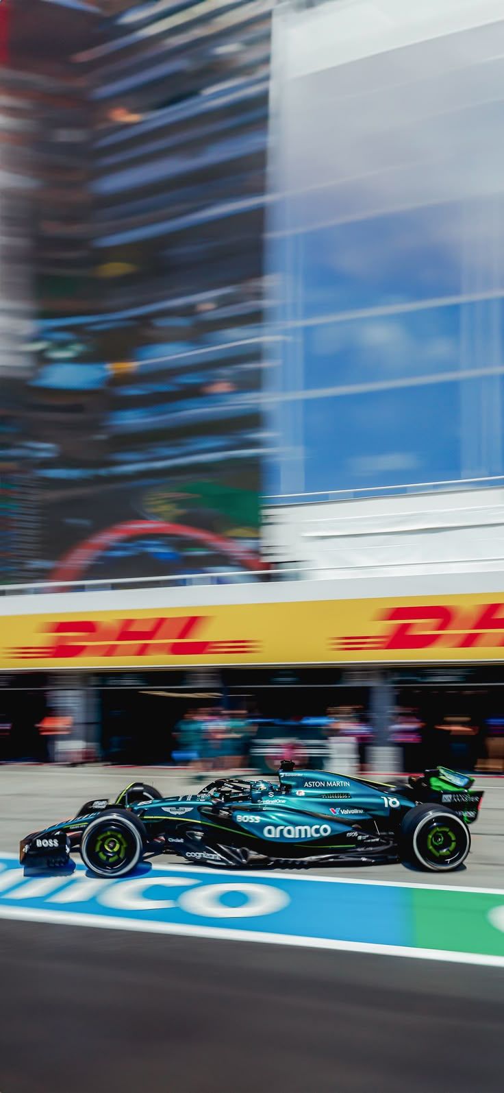 736x1594 Lance Stroll