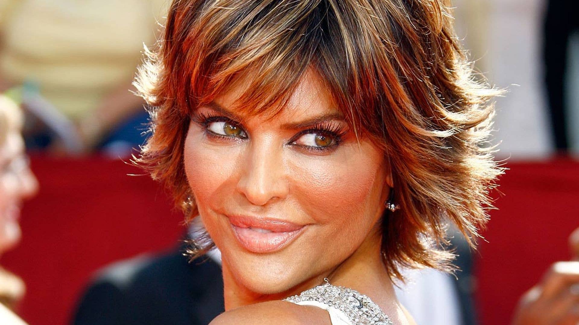 1920x1080 Lisa Rinna models slinky bridal gown in new wedding photo