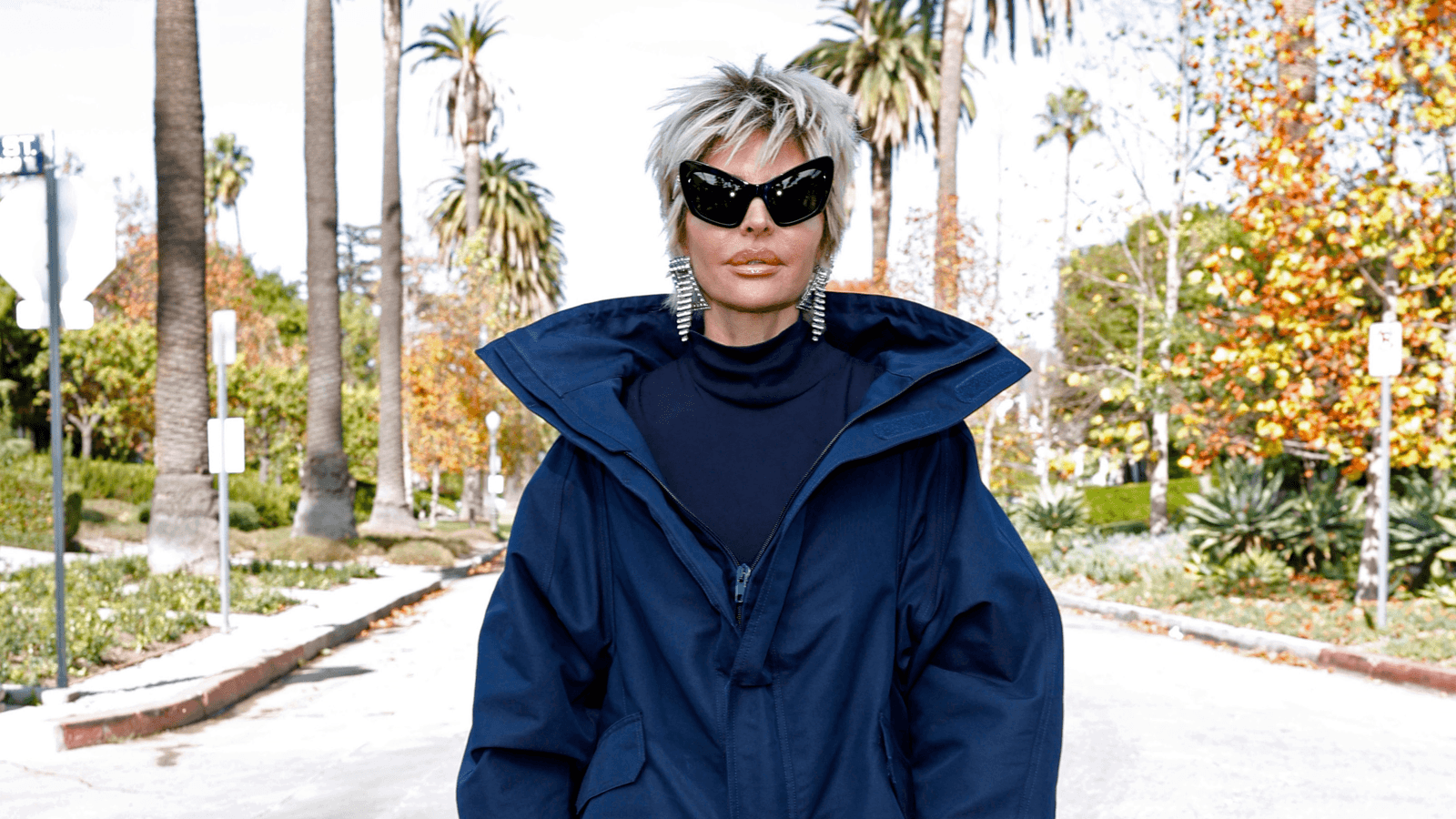 1600x900 Lisa Rinna Fashion: Her Most Iconic Looks