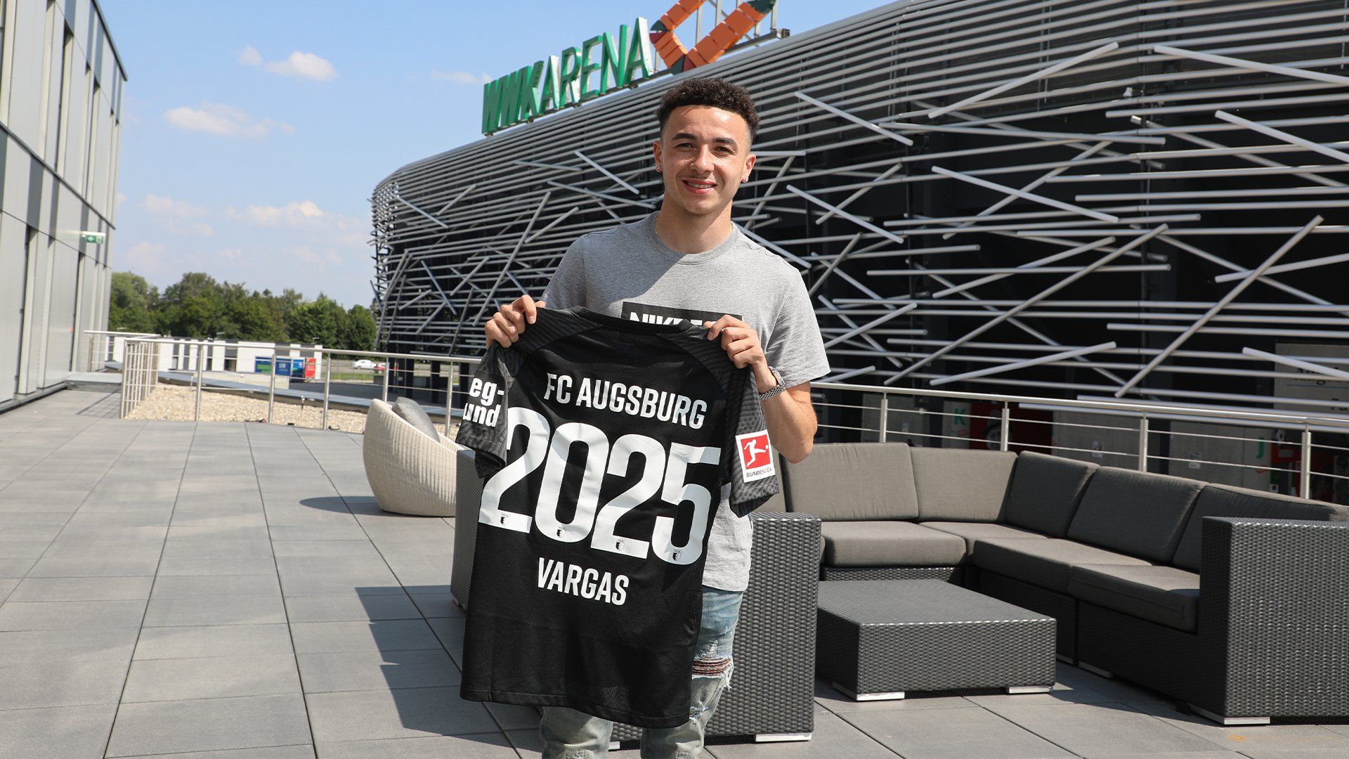 1920x1080 Ruben Vargas signs contract extension