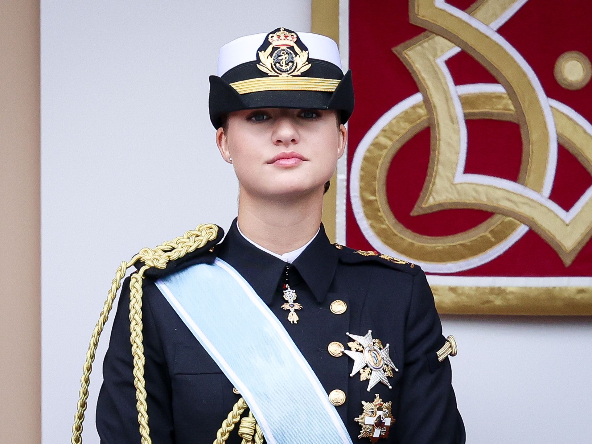 1920x1440 Future Queen Princess Leonor turns the page after military training
