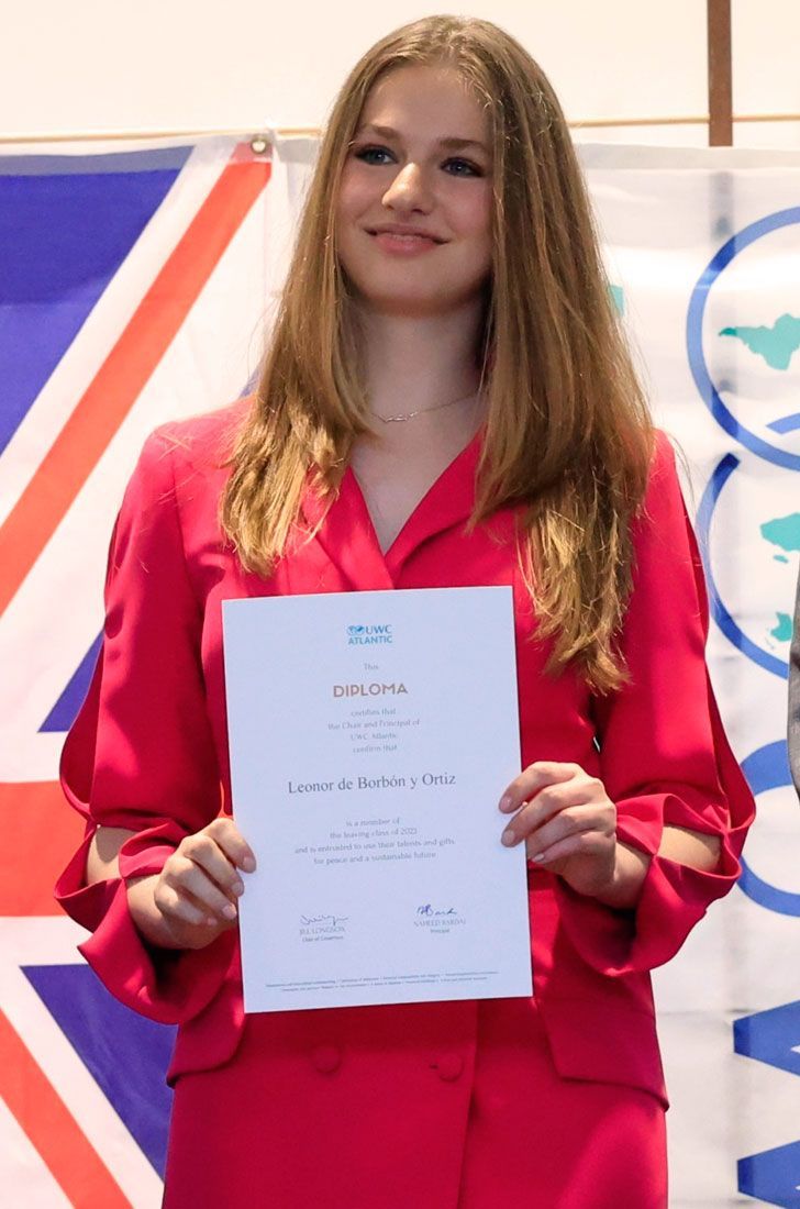 728x1100 PHOTOS: Princess Leonor in a fuchsia dress
