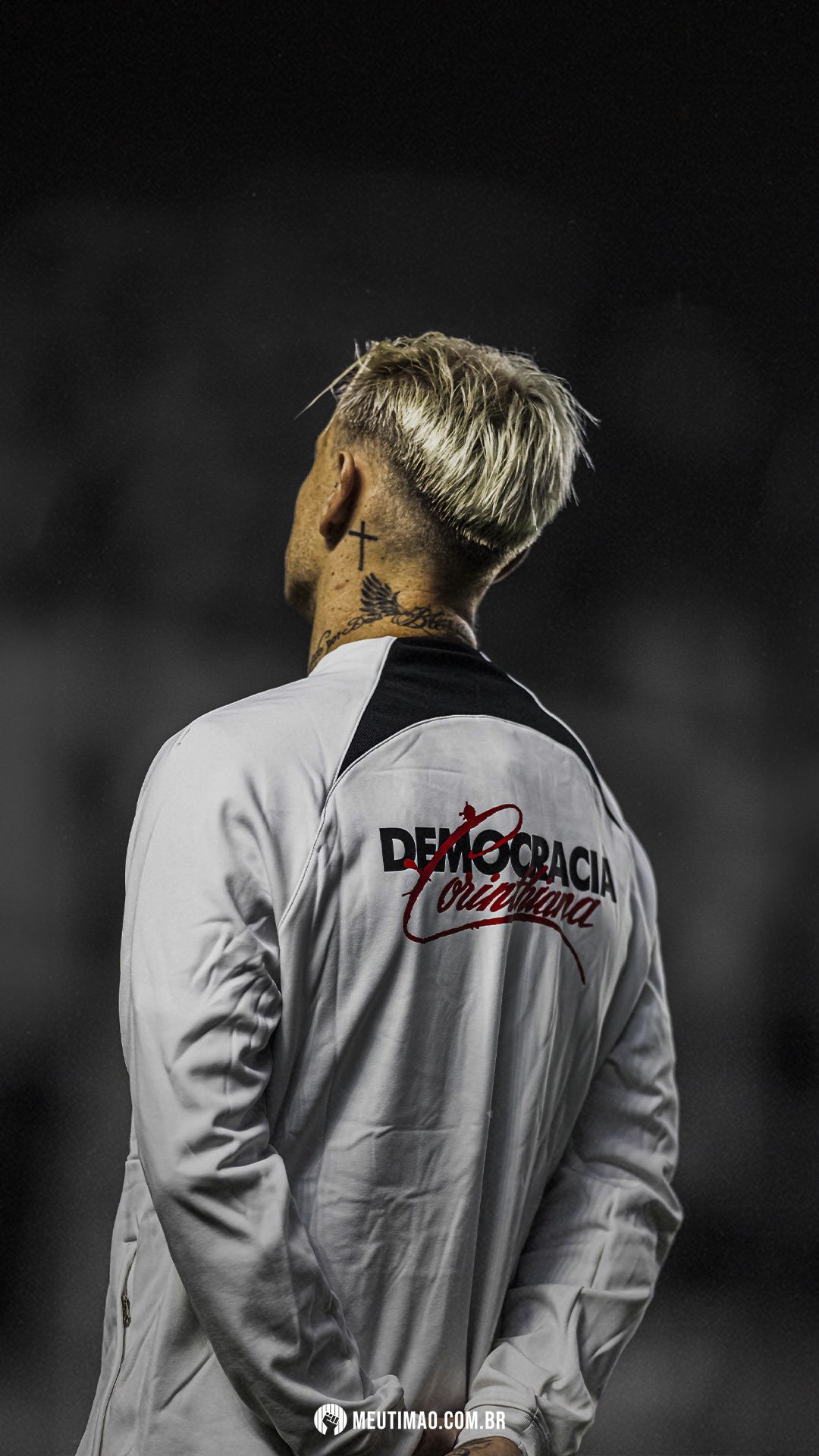 1080x1920 Fundo de tela do Corinthians: Róger Guedes com a jaqueta da Democracia Corinthiana