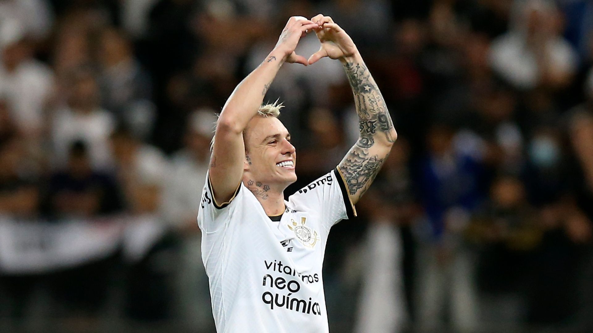 1920x1080 Corinthians: Roger Guedes imita Richarlison, e Pombo responde