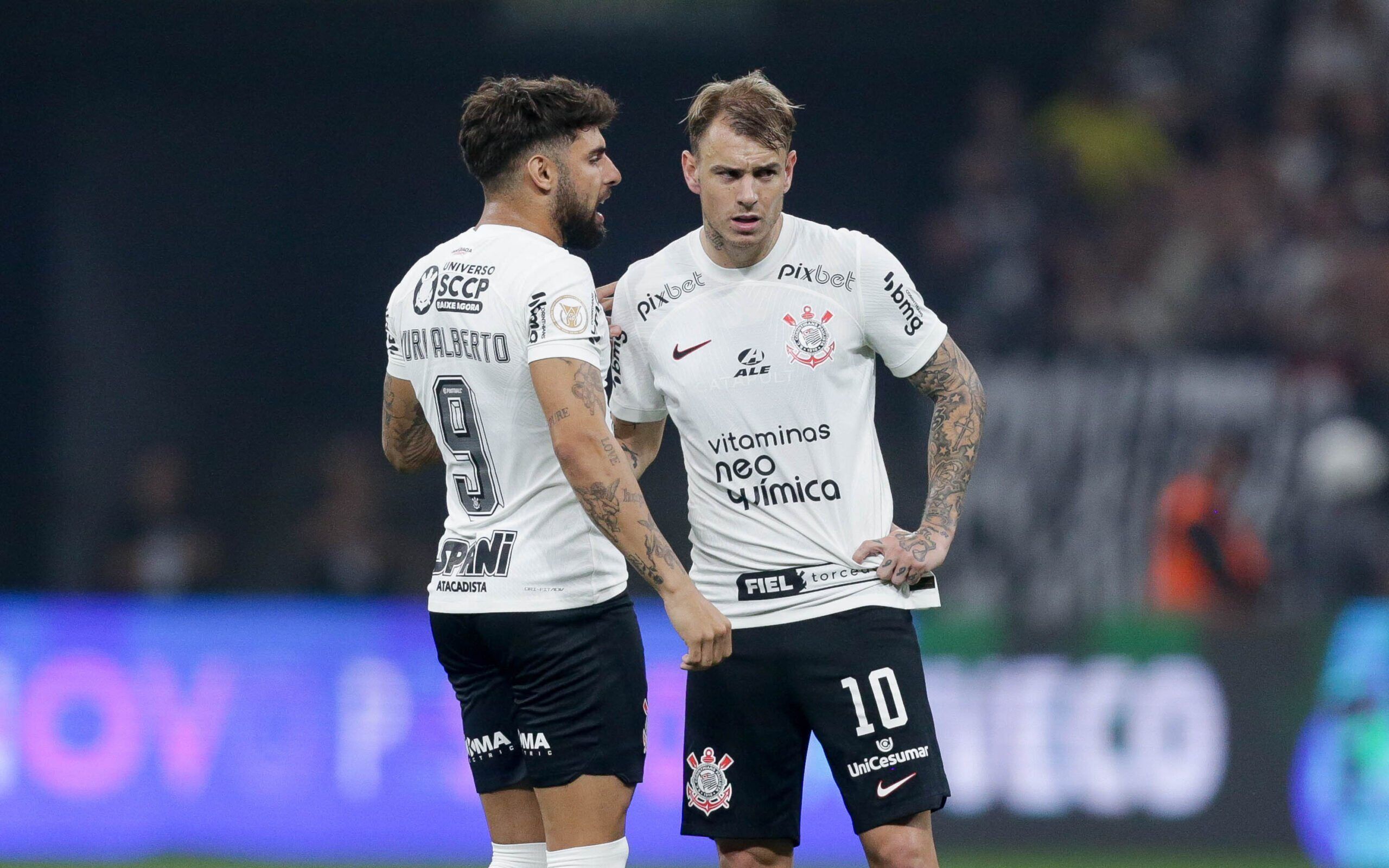 2560x1600 Quem precisa de Róger Guedes quando se tem Yuri Alberto', brincam torcedores do Corinthians após vitória!