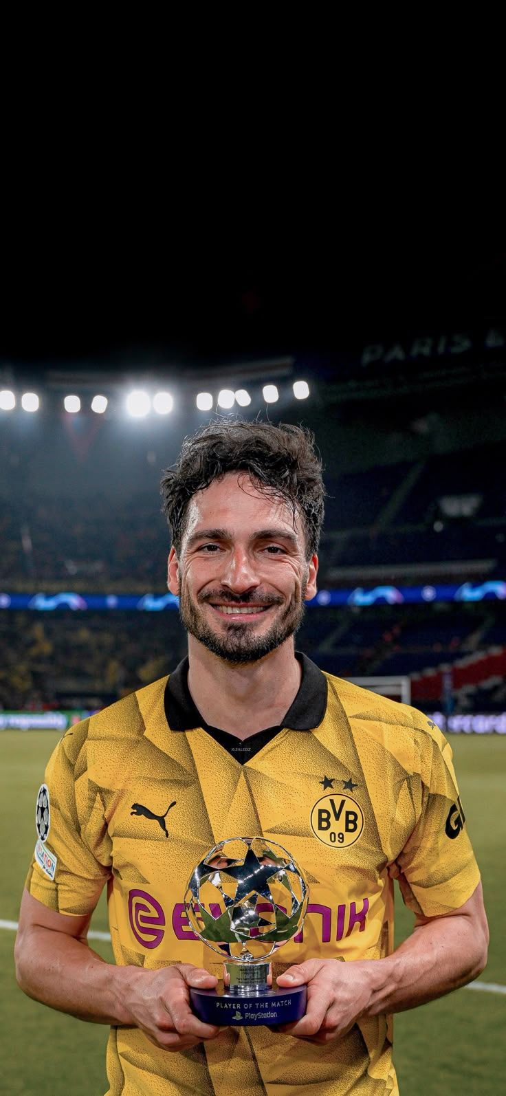736x1594 Mats Hummels