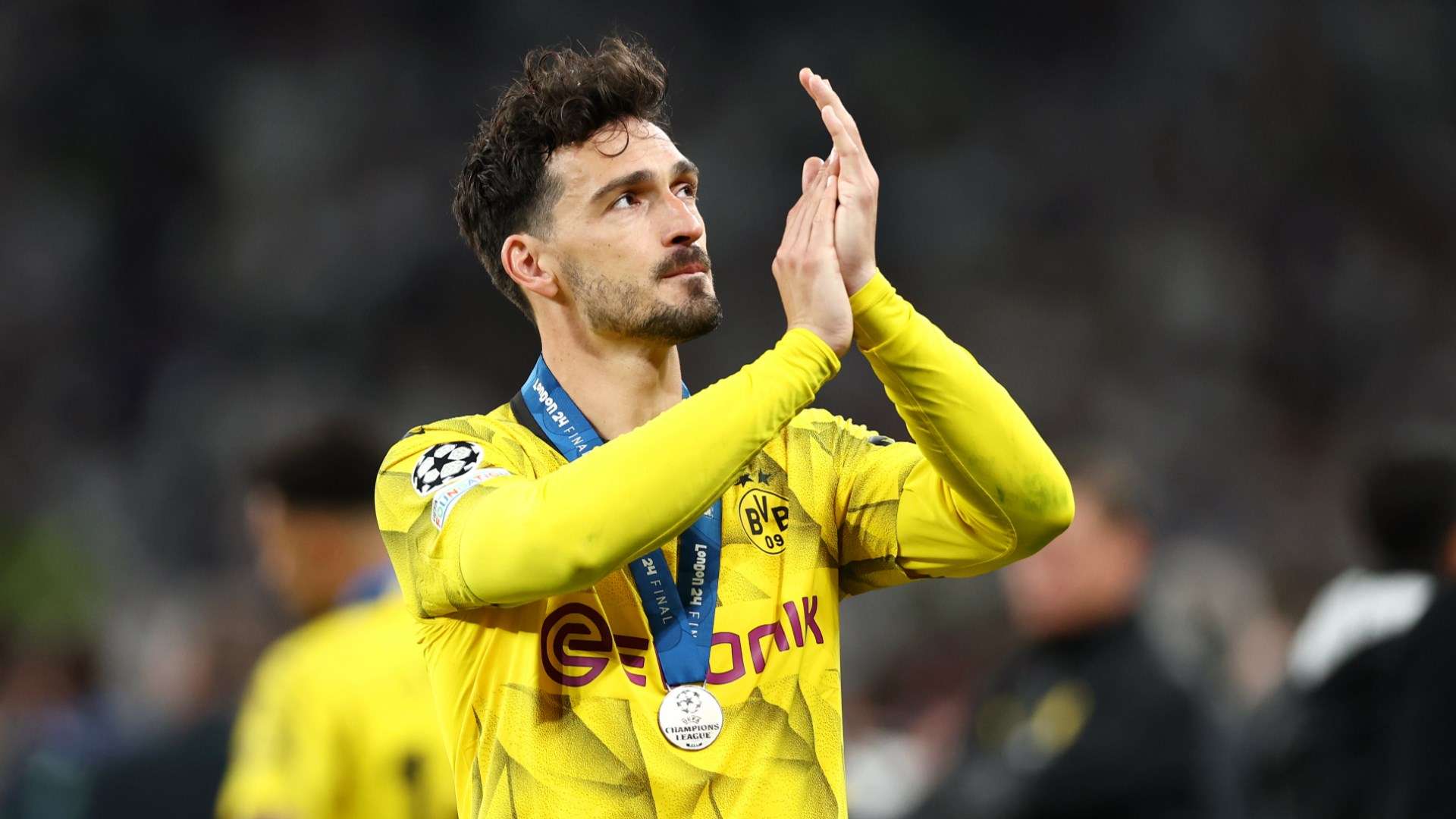 1920x1080 Mats Hummels to the Premier League?! English club in talks with free agent following Borussia Dortmund exit. Goal.com Australia