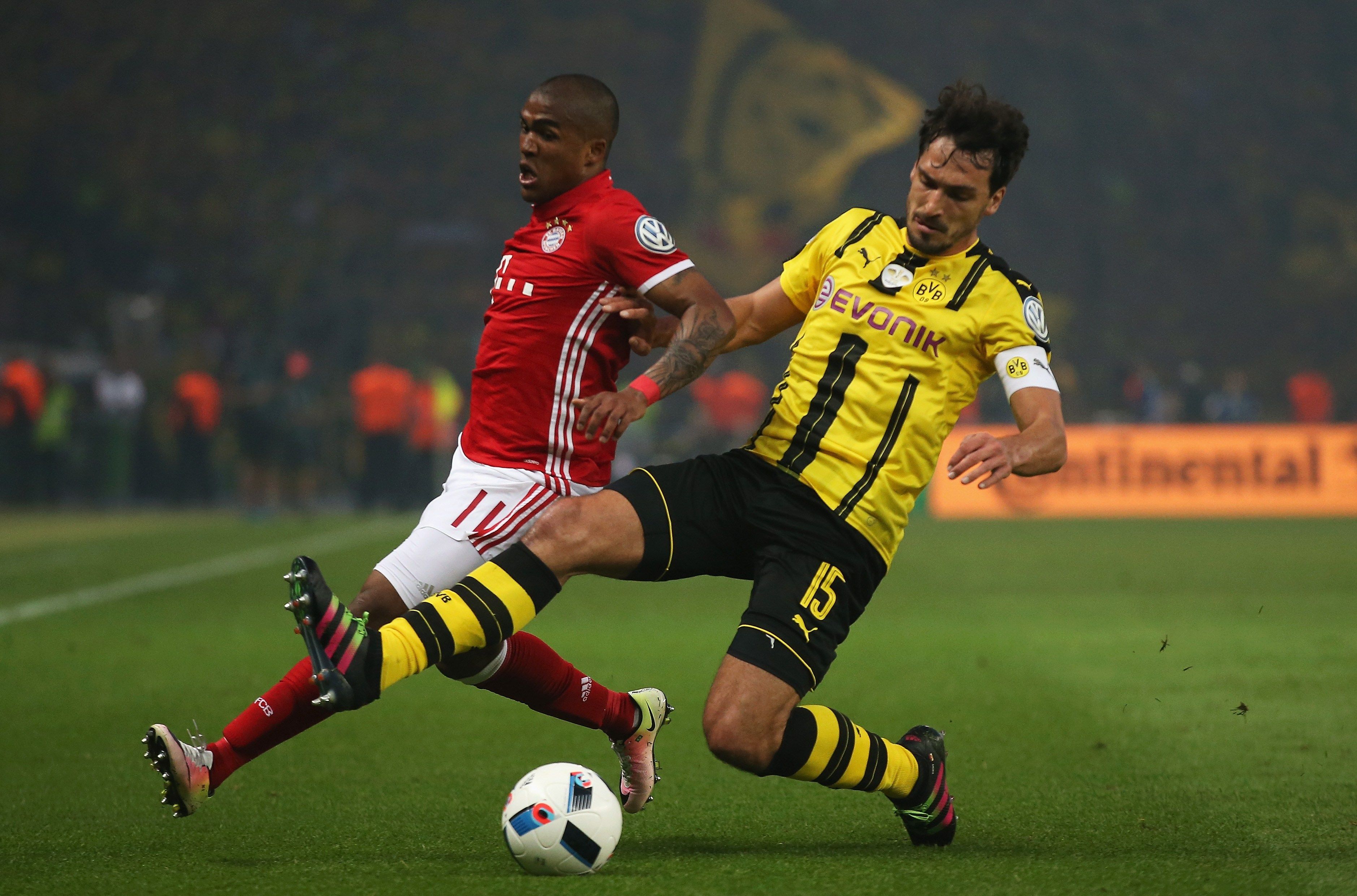 3757x2480 Mats Hummels Somebody That We Used To Know. Fear The Wall