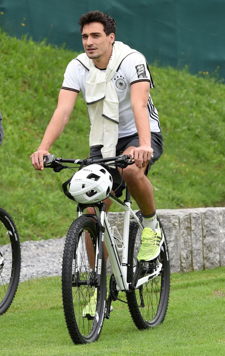 736x1166 Mats Hummels