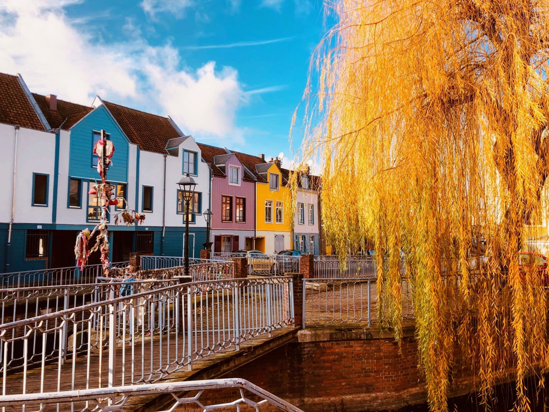 1920x1440 City of Color: Amiens France