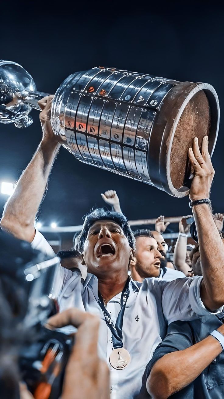 736x1309 Renato Gaúcho