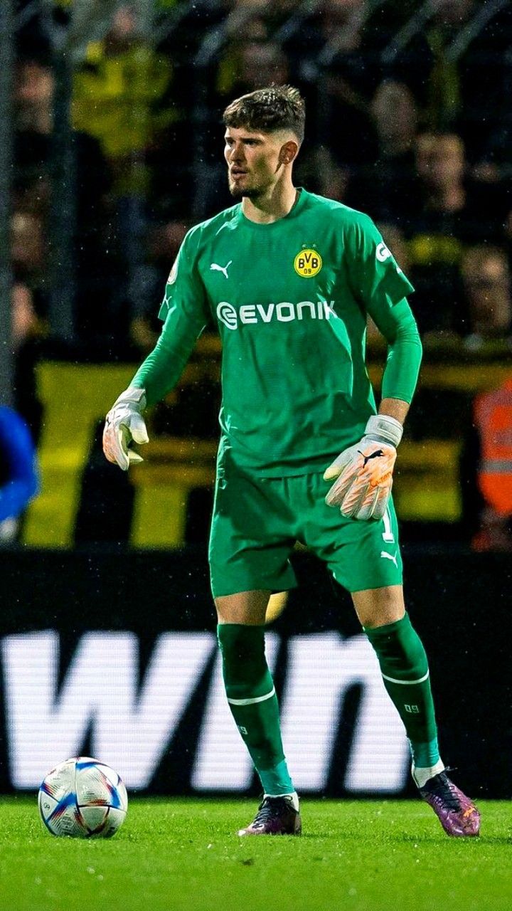 720x1280 Gregor Kobel