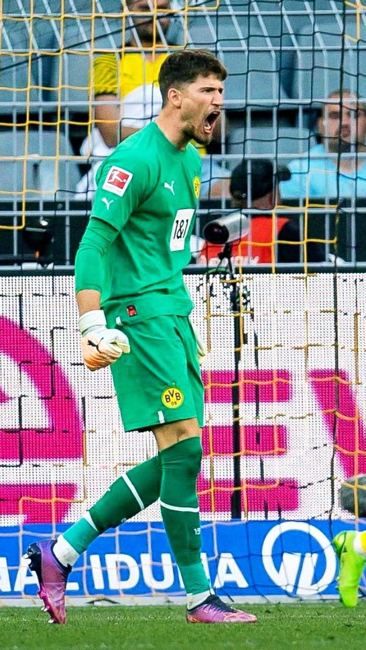 720x1280 Gregor Kobel