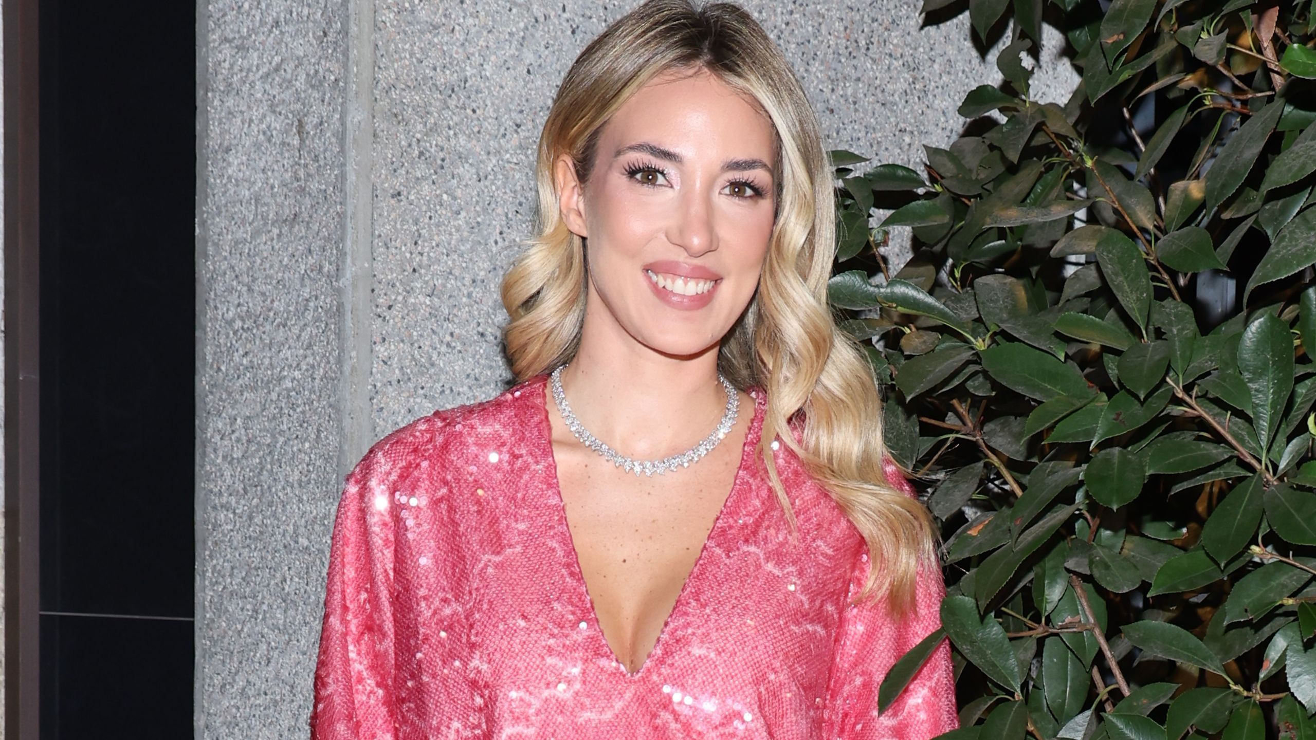2560x1440 Las leales escuderas de Alice Campello: del apoyo incondicional de su madre a la joyera favorita de doña Letizia y varias influencers italianas